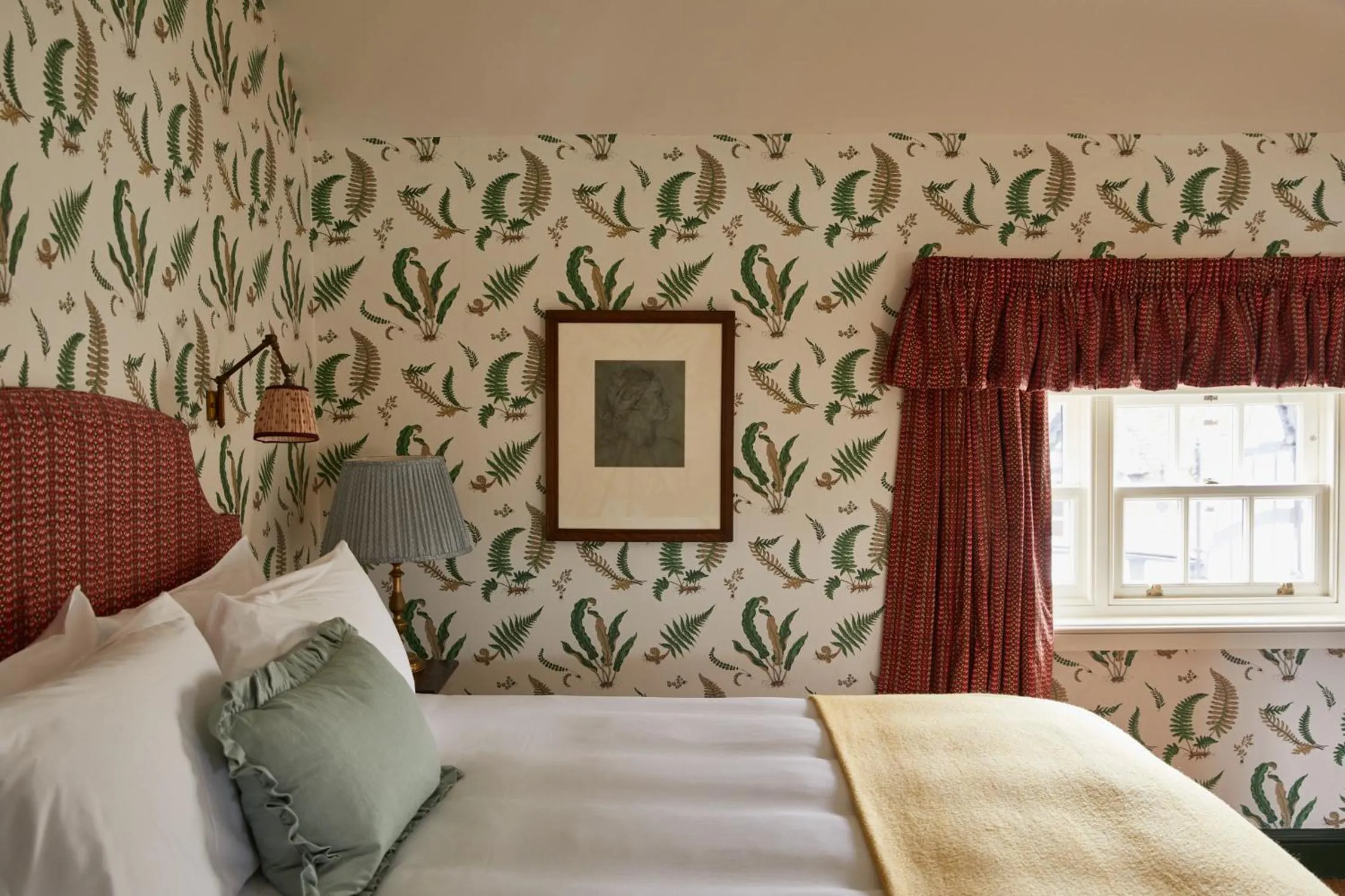 Bedroom, Bed in The Bear Inn, Hodnet