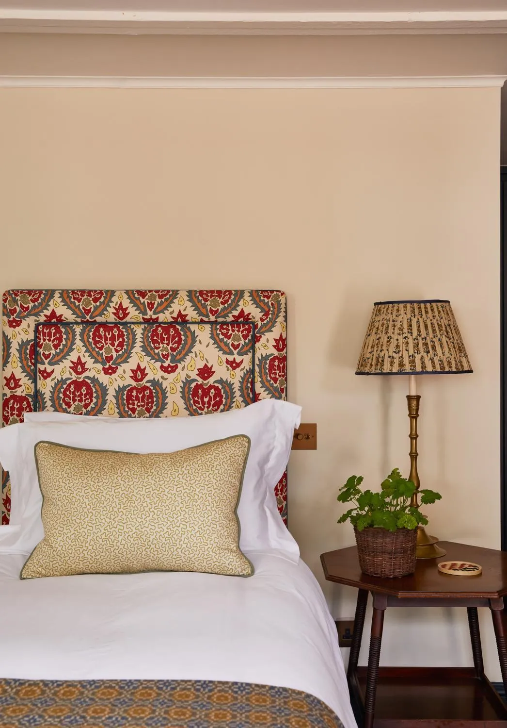 Bed in The Bear Inn, Hodnet