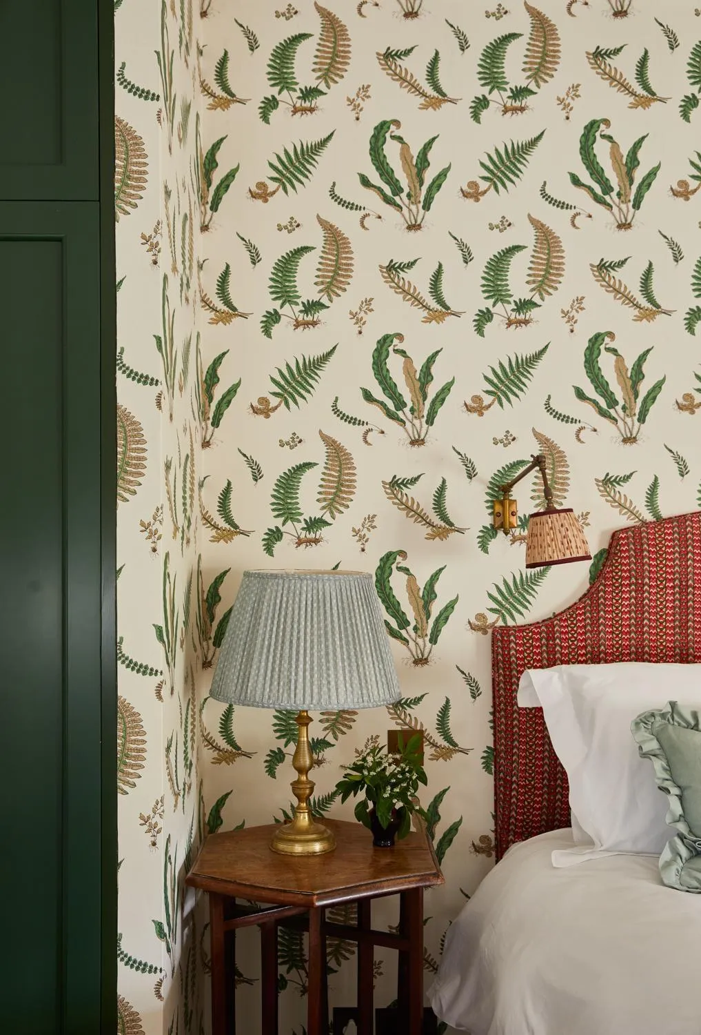 Bedroom, Bed in The Bear Inn, Hodnet