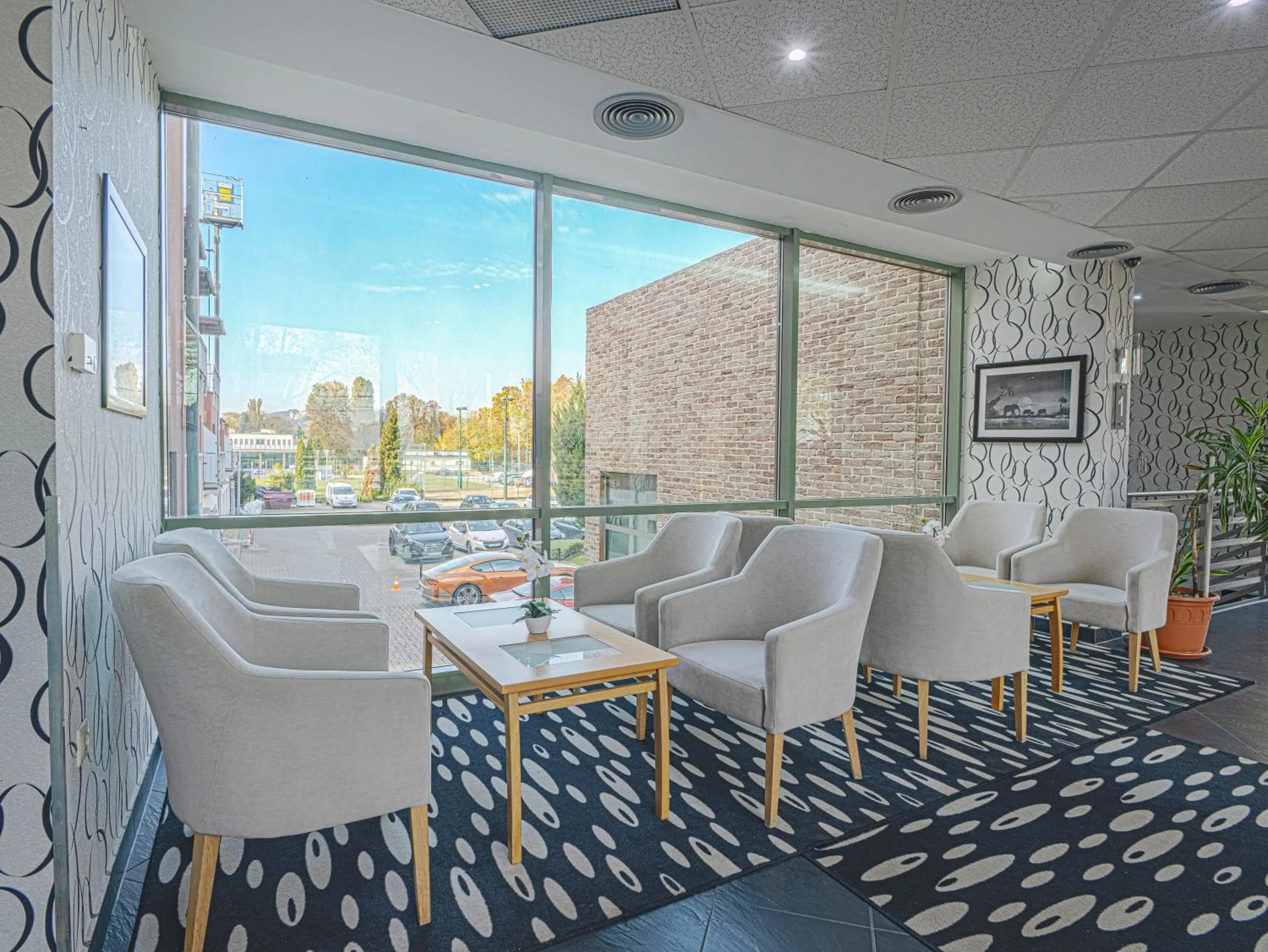 Lobby or reception in Holiday Beach Budapest Hotel