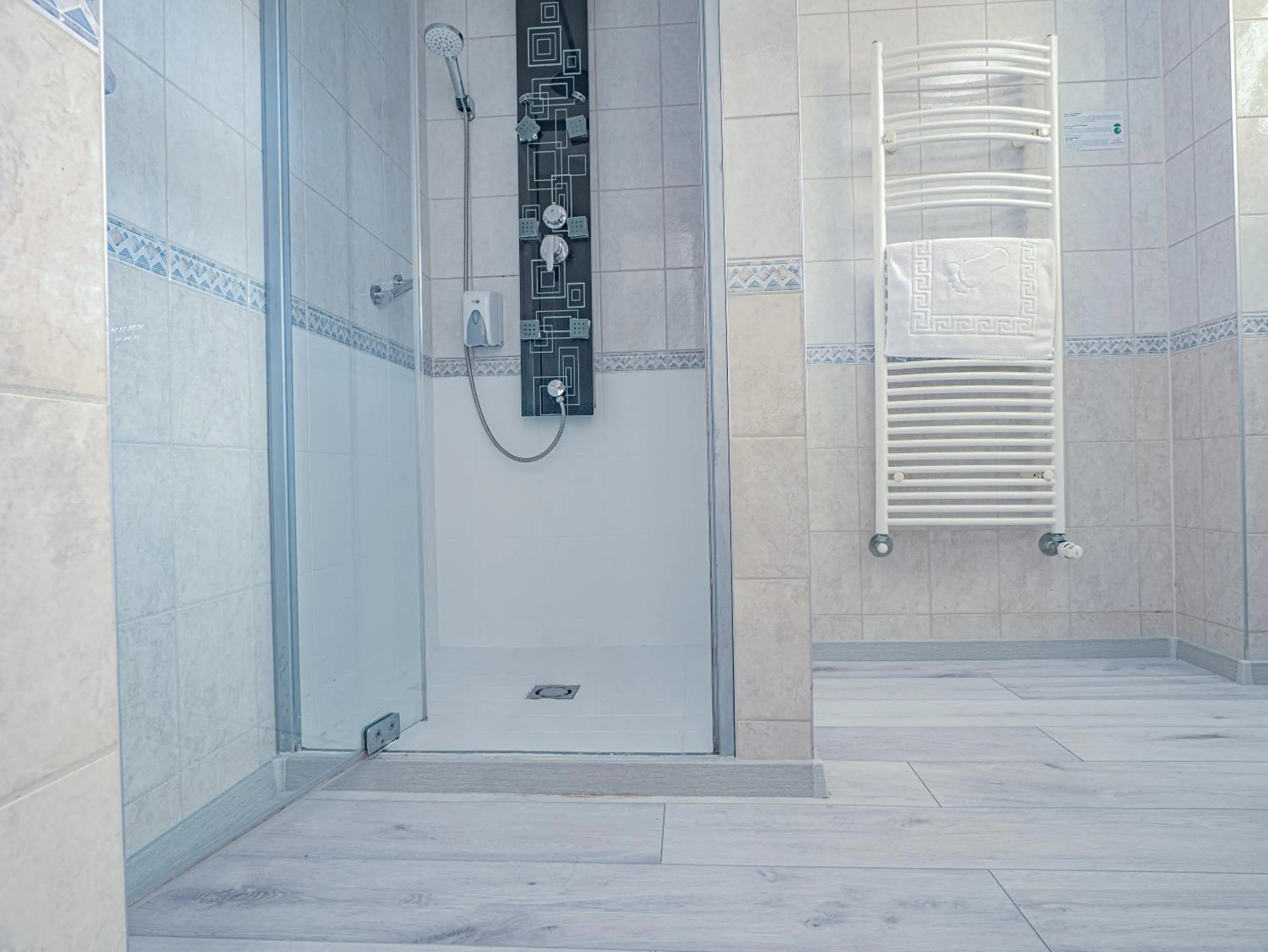 Bathroom in Holiday Beach Budapest Hotel