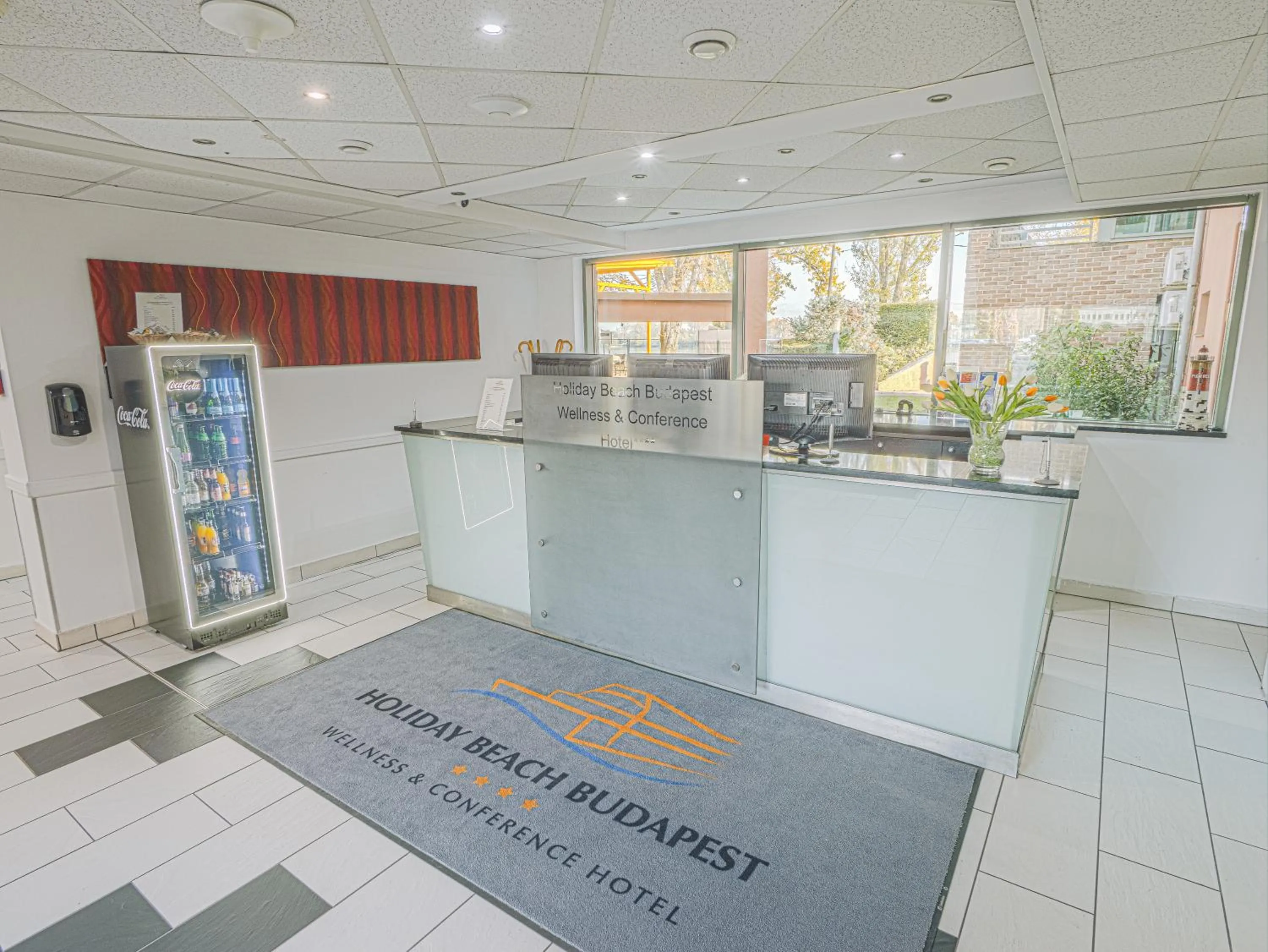 Lobby or reception in Holiday Beach Budapest Hotel