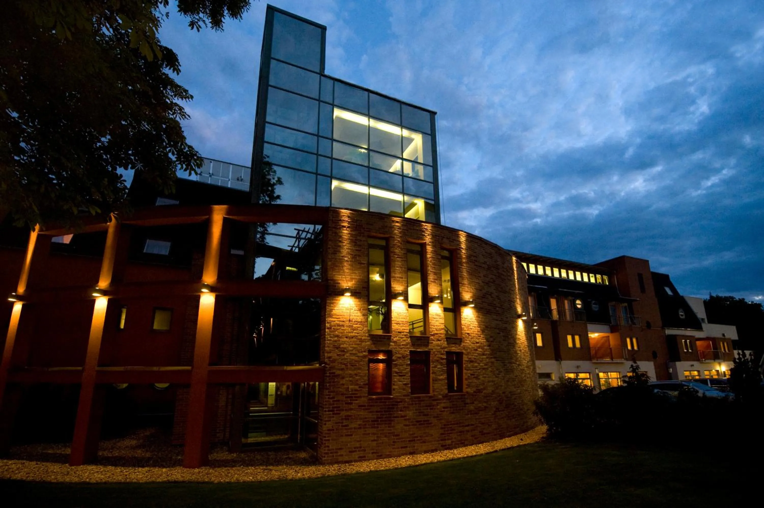 Property building in Holiday Beach Budapest Hotel