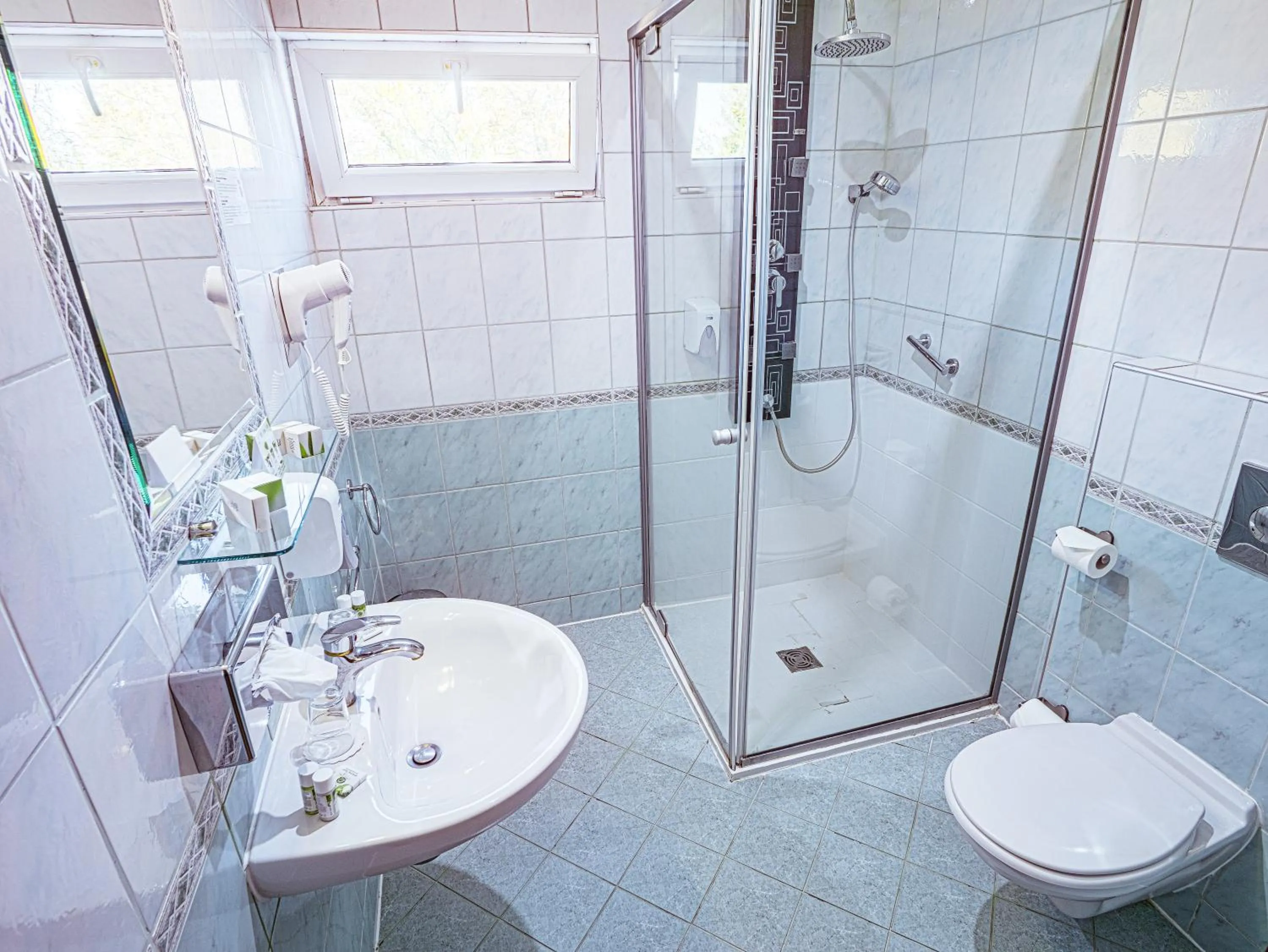 Bathroom in Holiday Beach Budapest Hotel