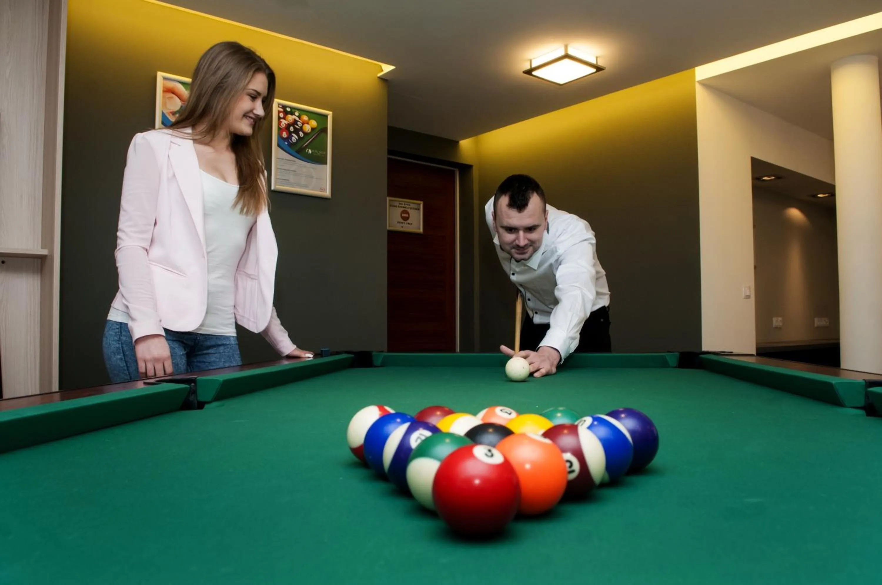 Billiard in Hotel Yacht Wellness & Business