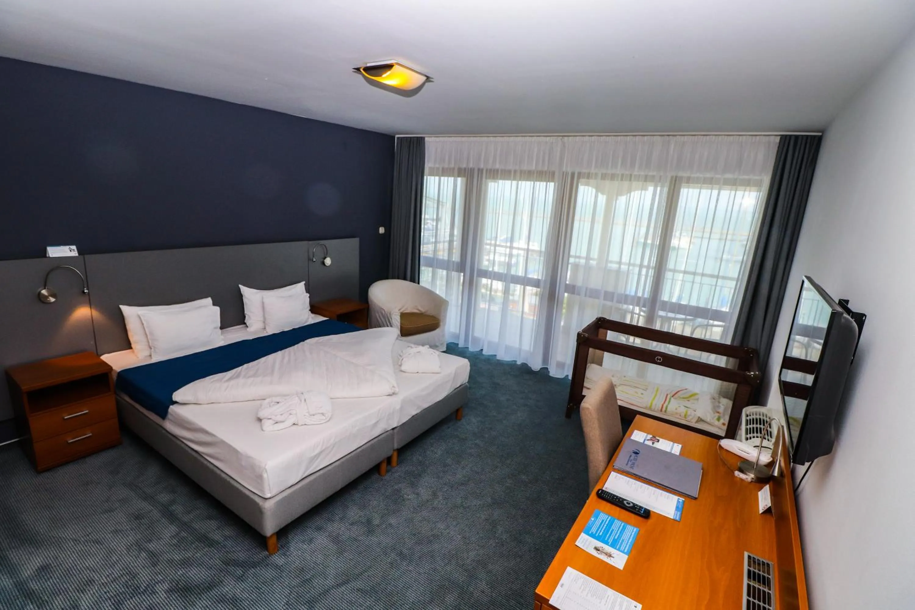 Bed in Hotel Yacht Wellness & Business