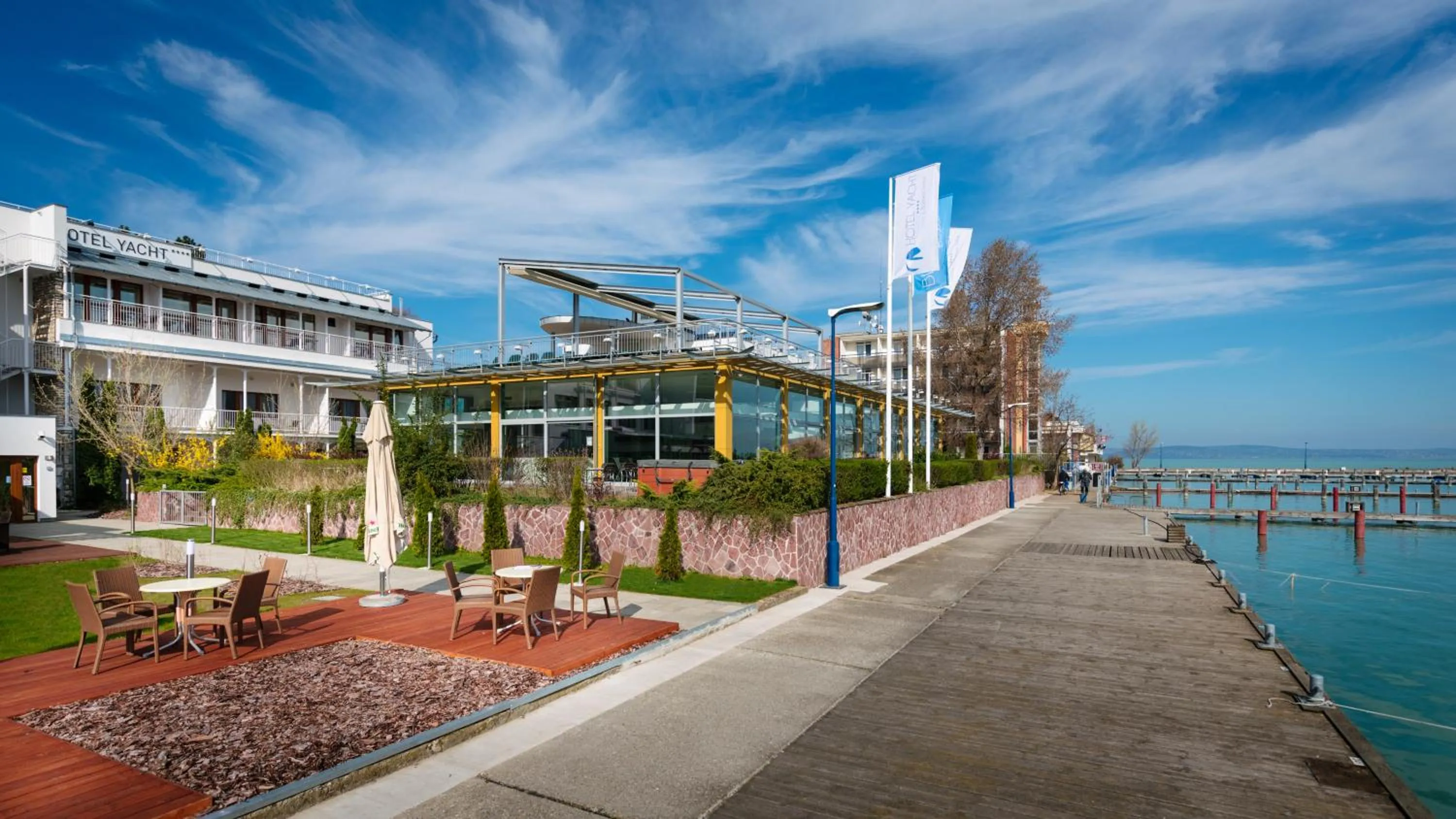 Property building in Hotel Yacht Wellness & Business