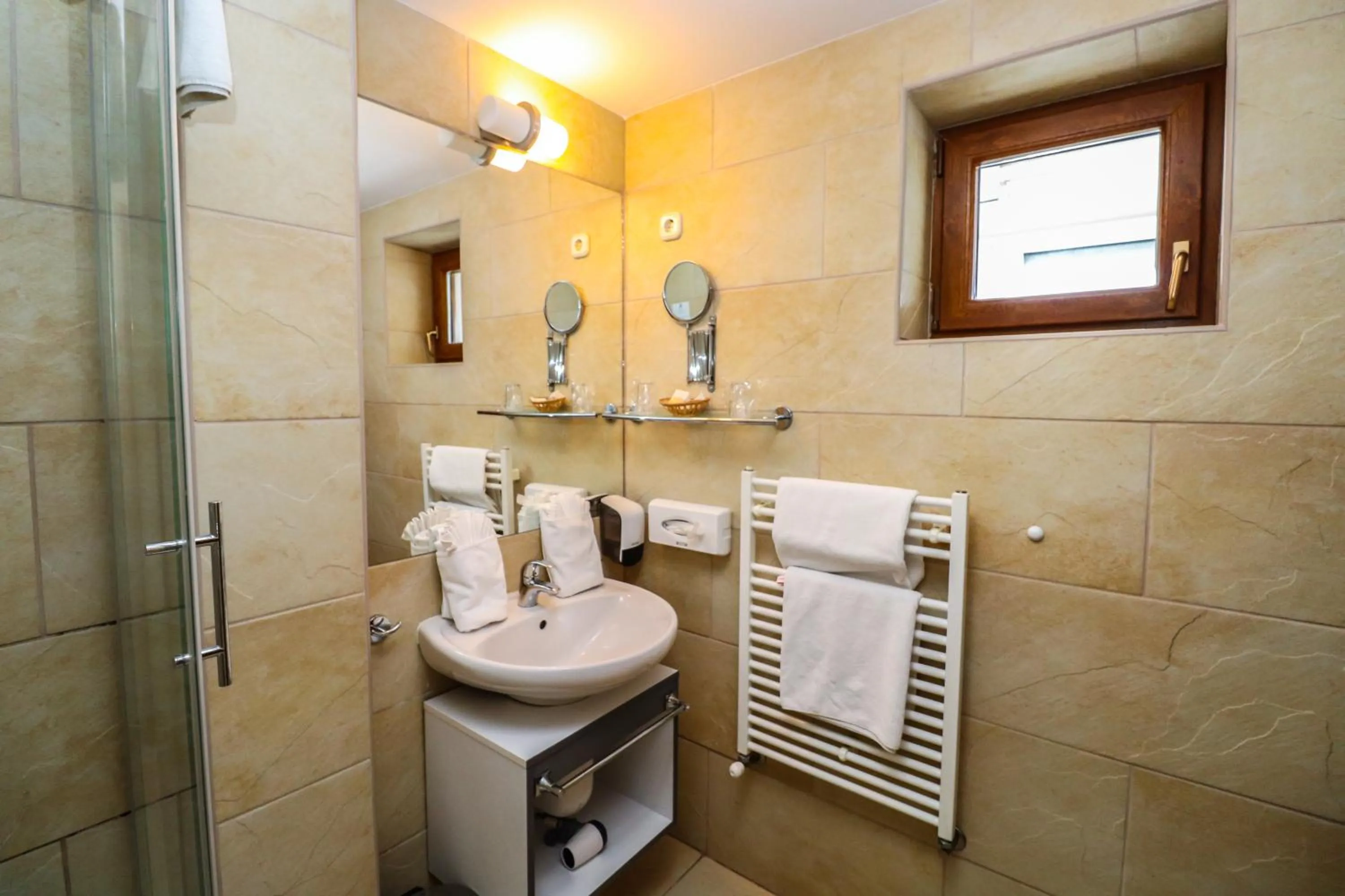 Bathroom in Hotel Yacht Wellness & Business