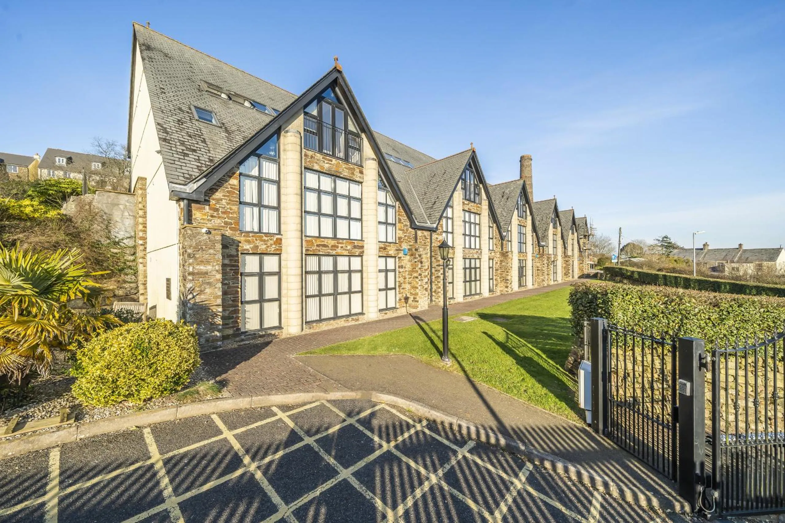 Property building in Pochin House Collections