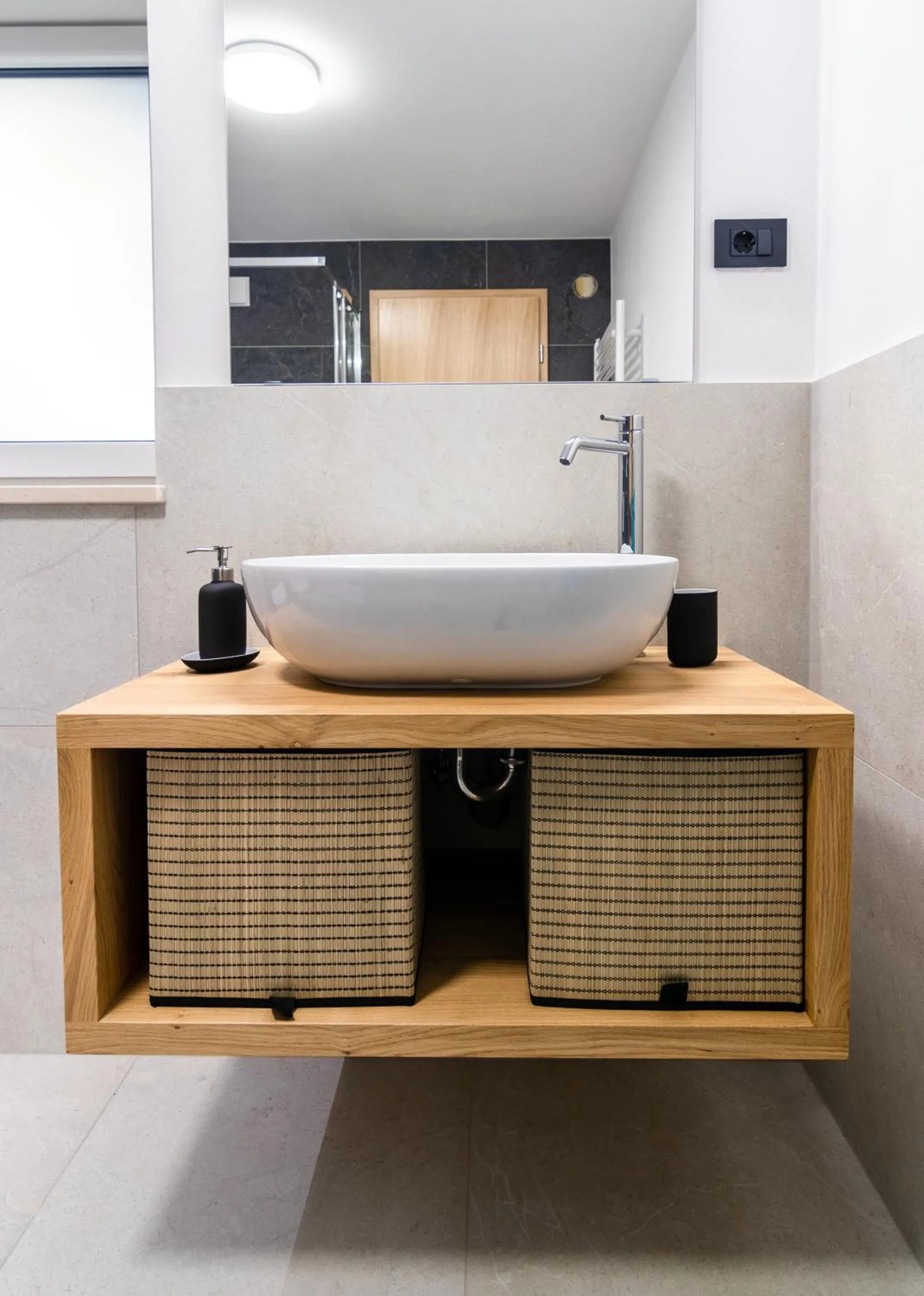 Bathroom in Garden 13