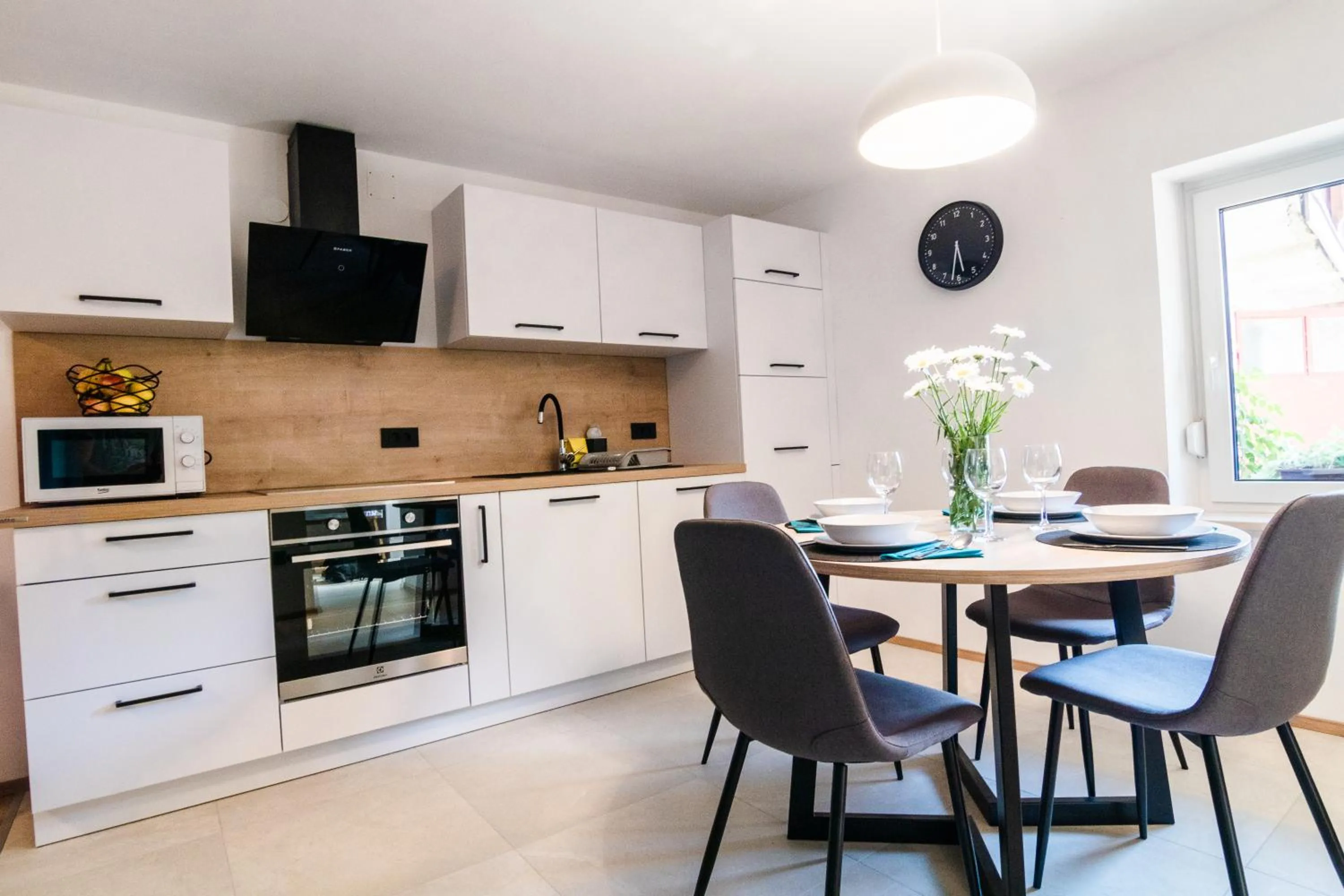 Kitchen or kitchenette in Garden 13
