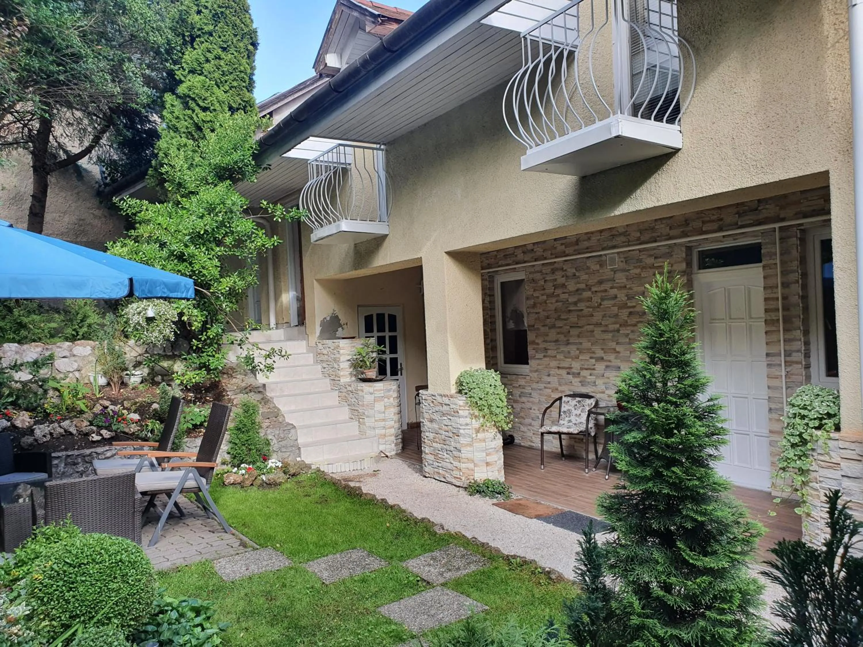 Garden in Hotel Romantik Eger