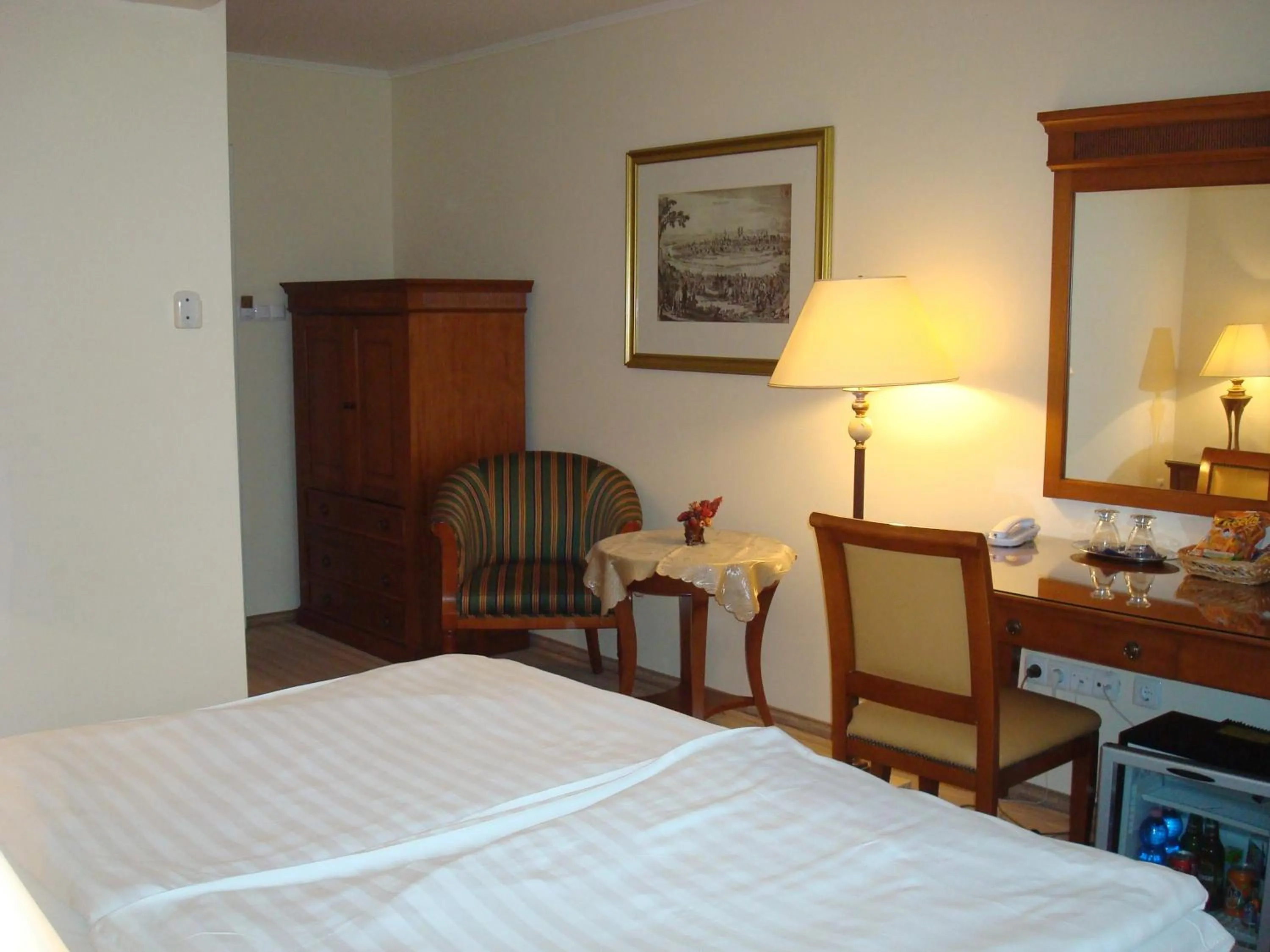 Photo of the whole room, Bed in Hotel Romantik Eger