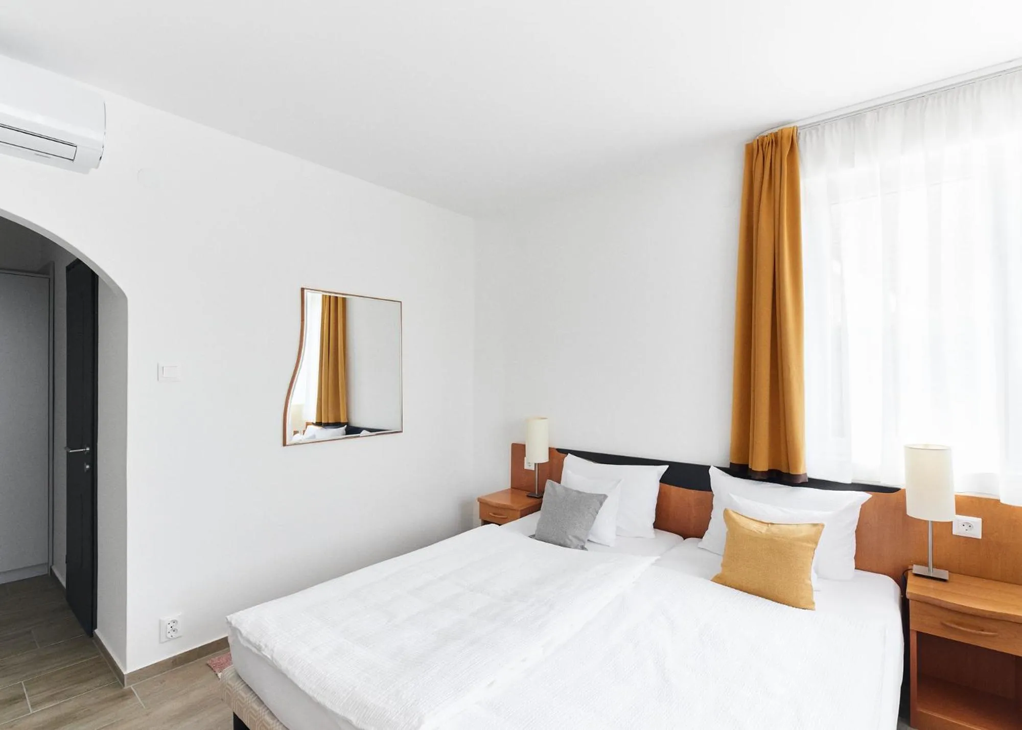 Photo of the whole room in Lorelei Pension Adults Only