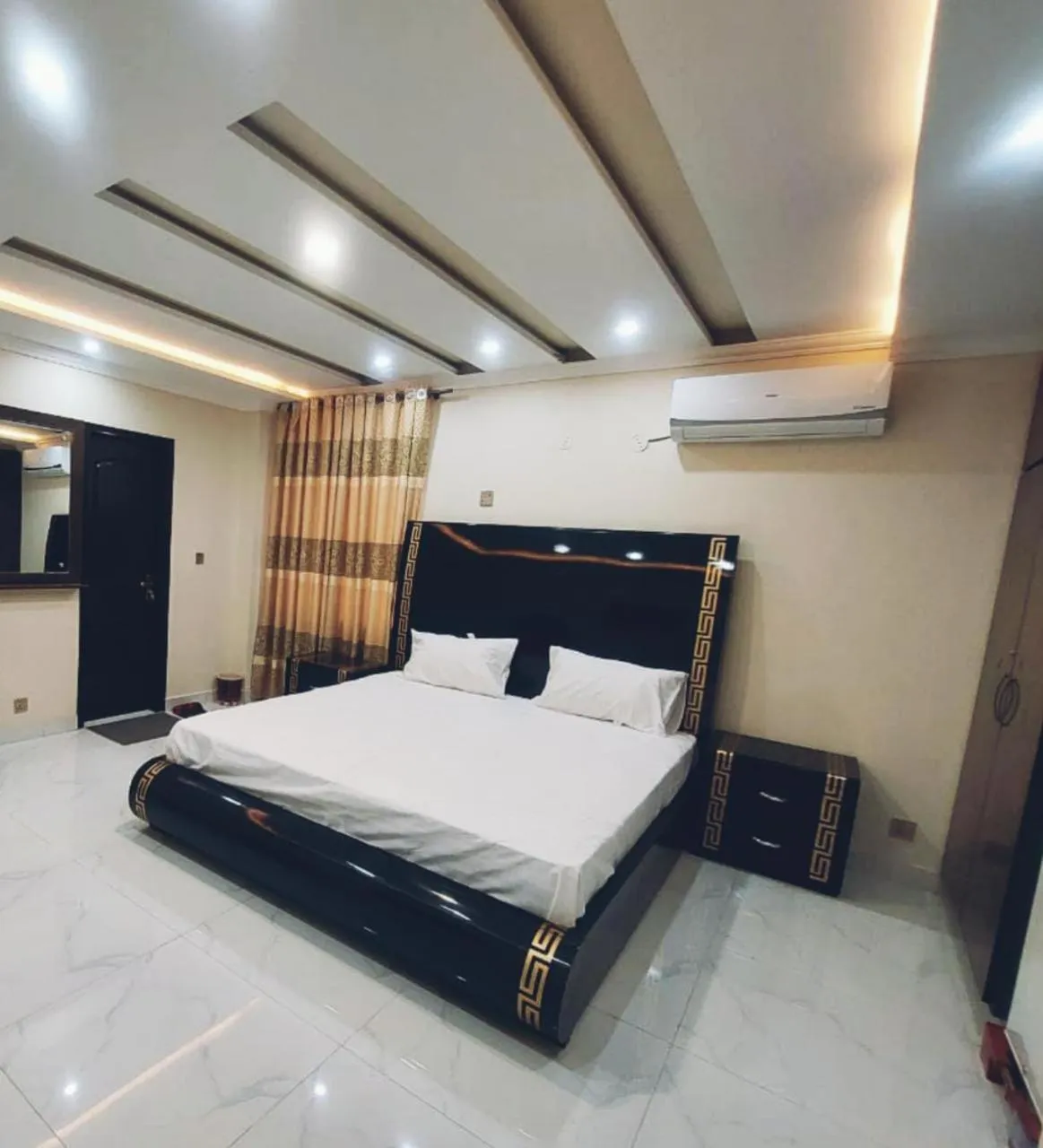 Bedroom, Bed in Hotel White Pearl