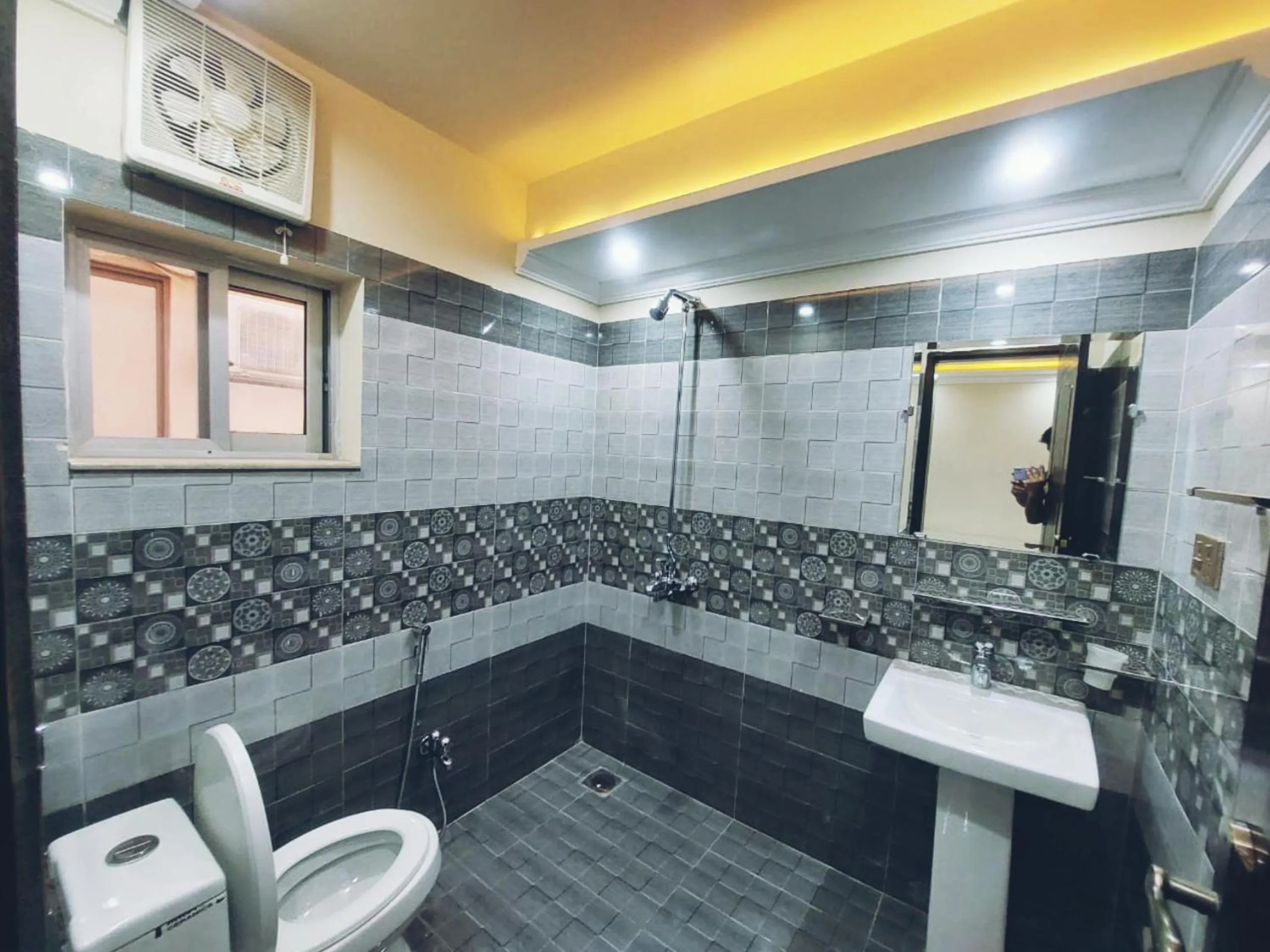 Bathroom in Hotel White Pearl