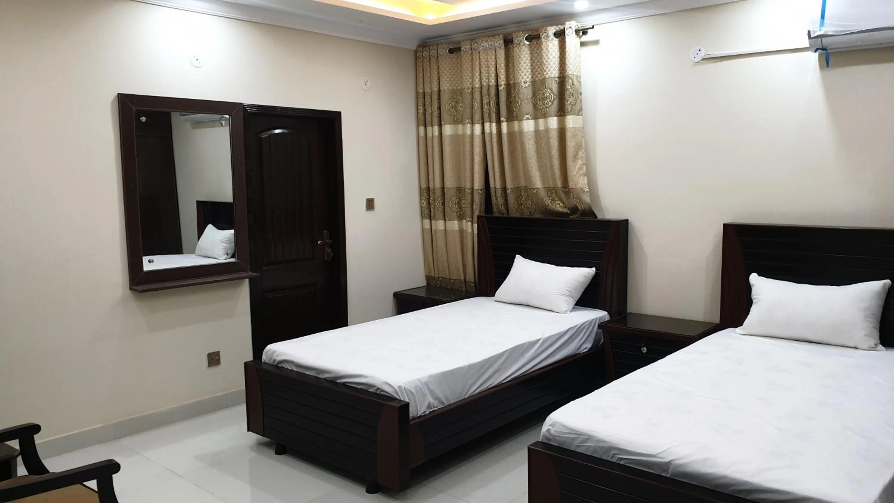 Bedroom, Bed in Hotel White Pearl