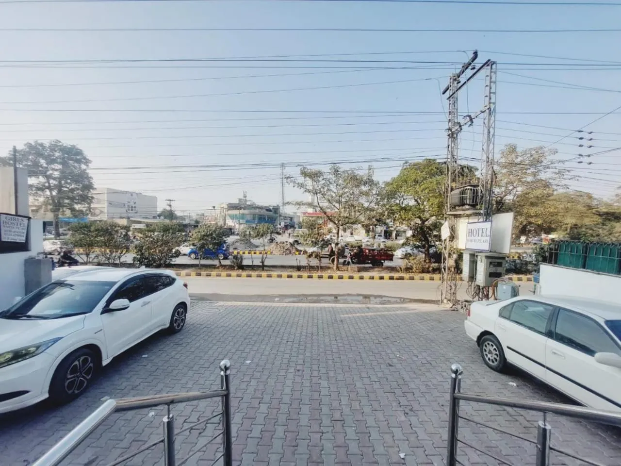 Parking in Hotel White Pearl