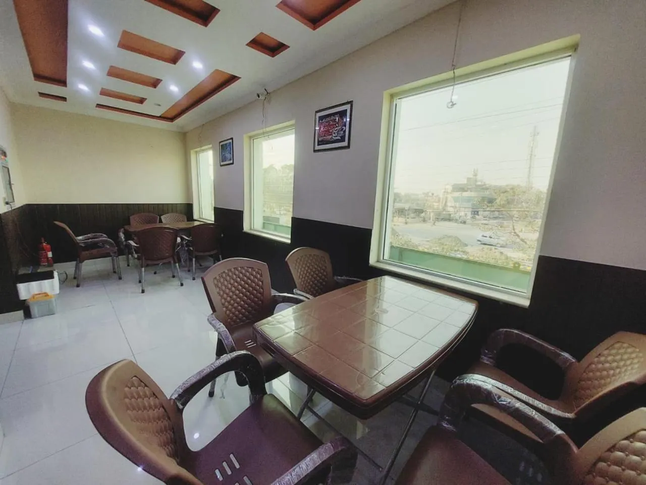 Dining area in Hotel White Pearl