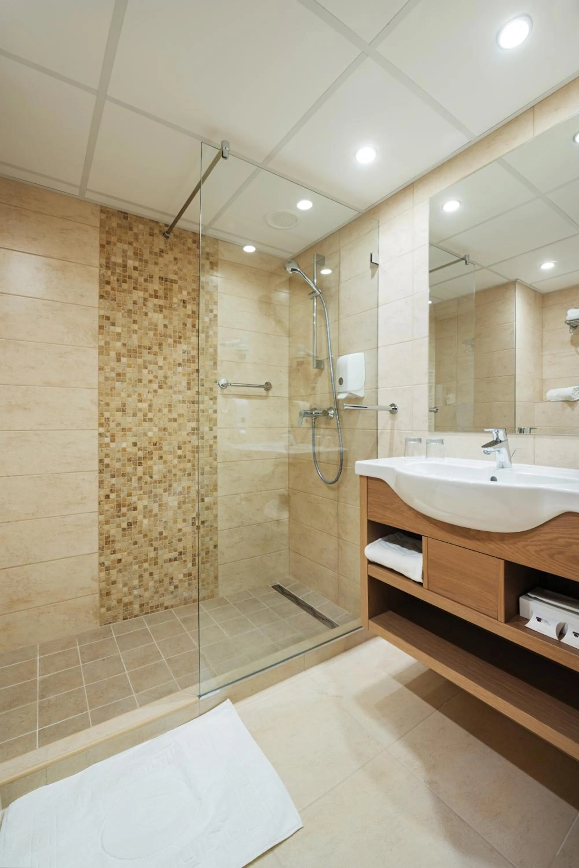 Bathroom in Hotel Europa Fit Hévíz