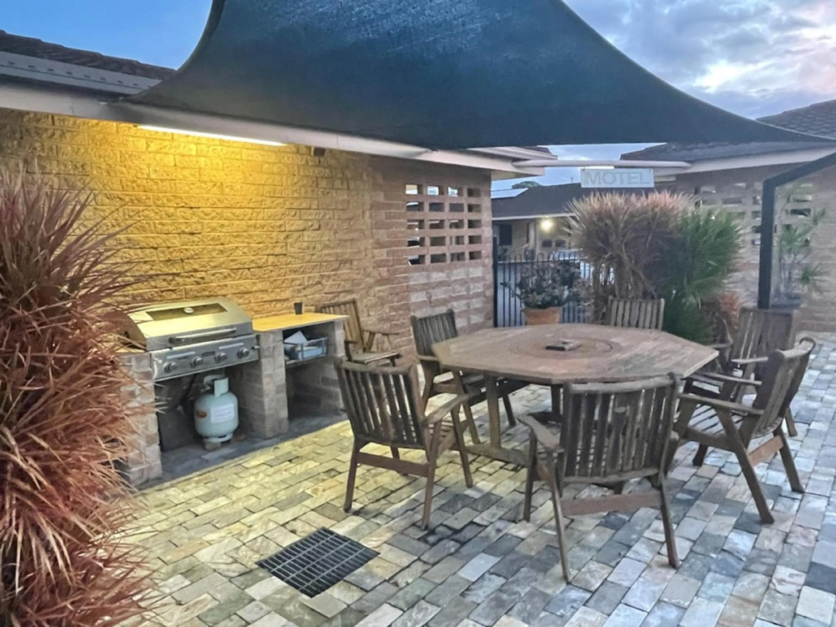 BBQ facilities in Milgate Motel