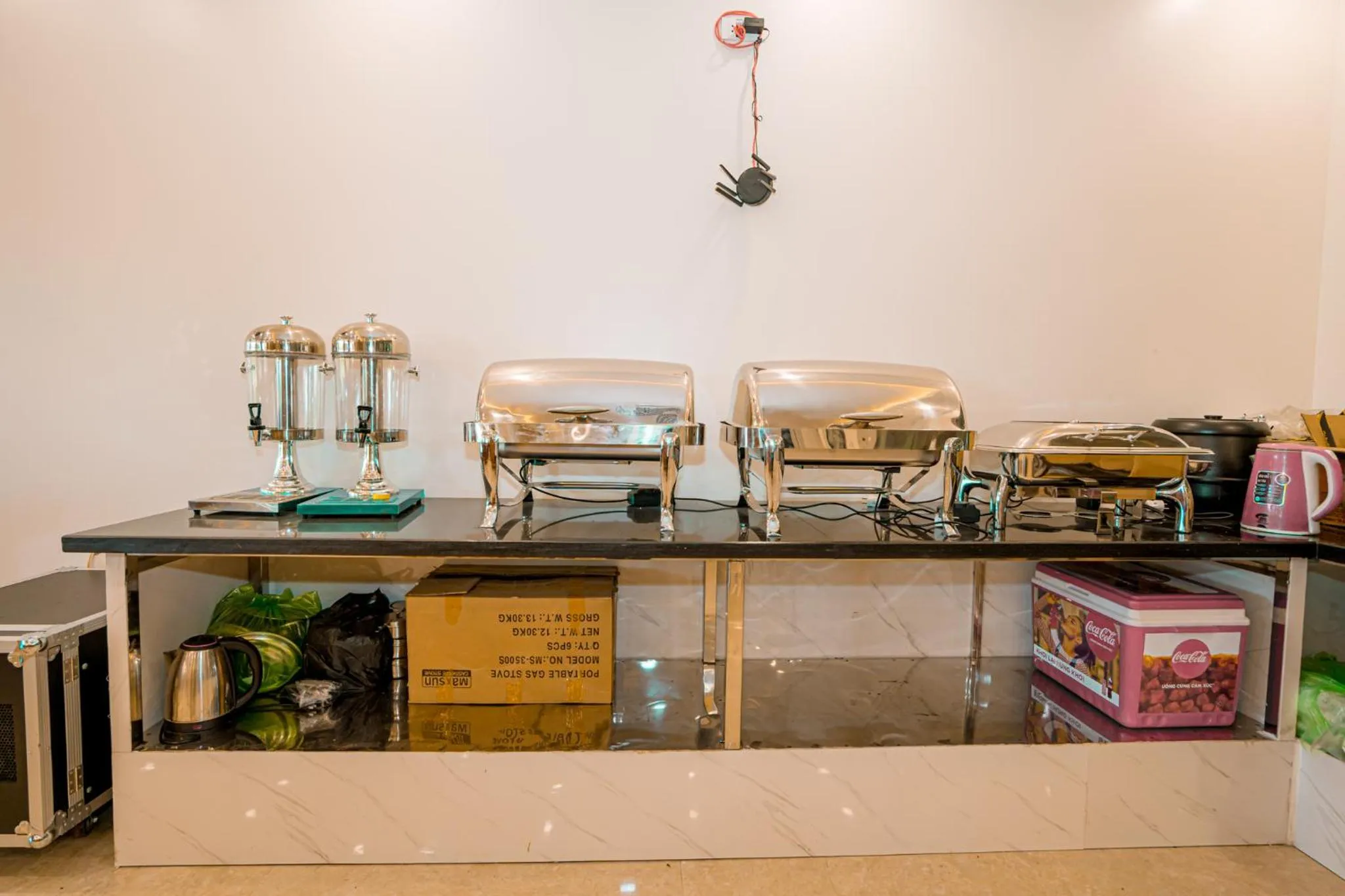 Food and drinks in QUANG VINH HOTEL