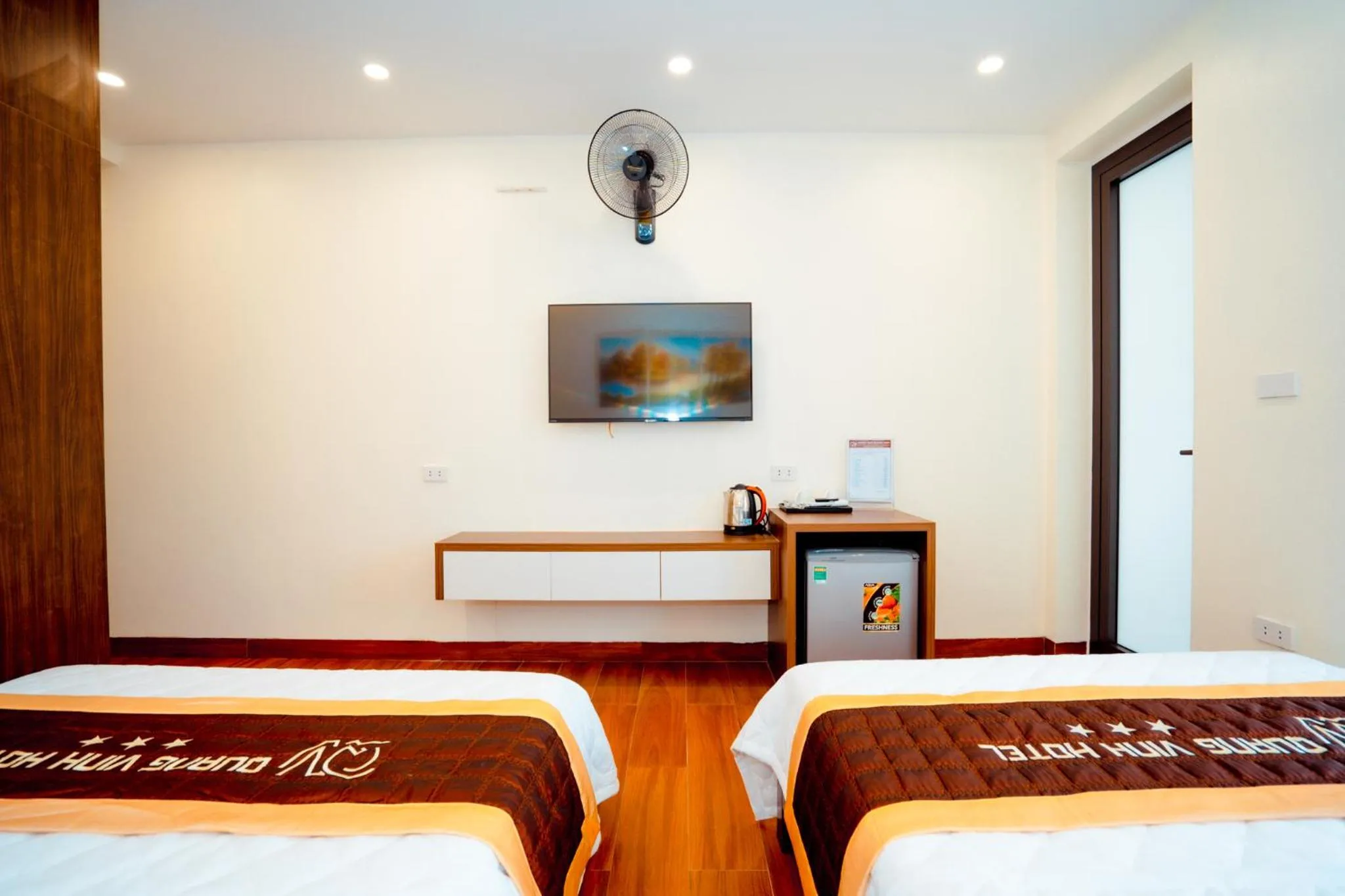 TV and multimedia in QUANG VINH HOTEL