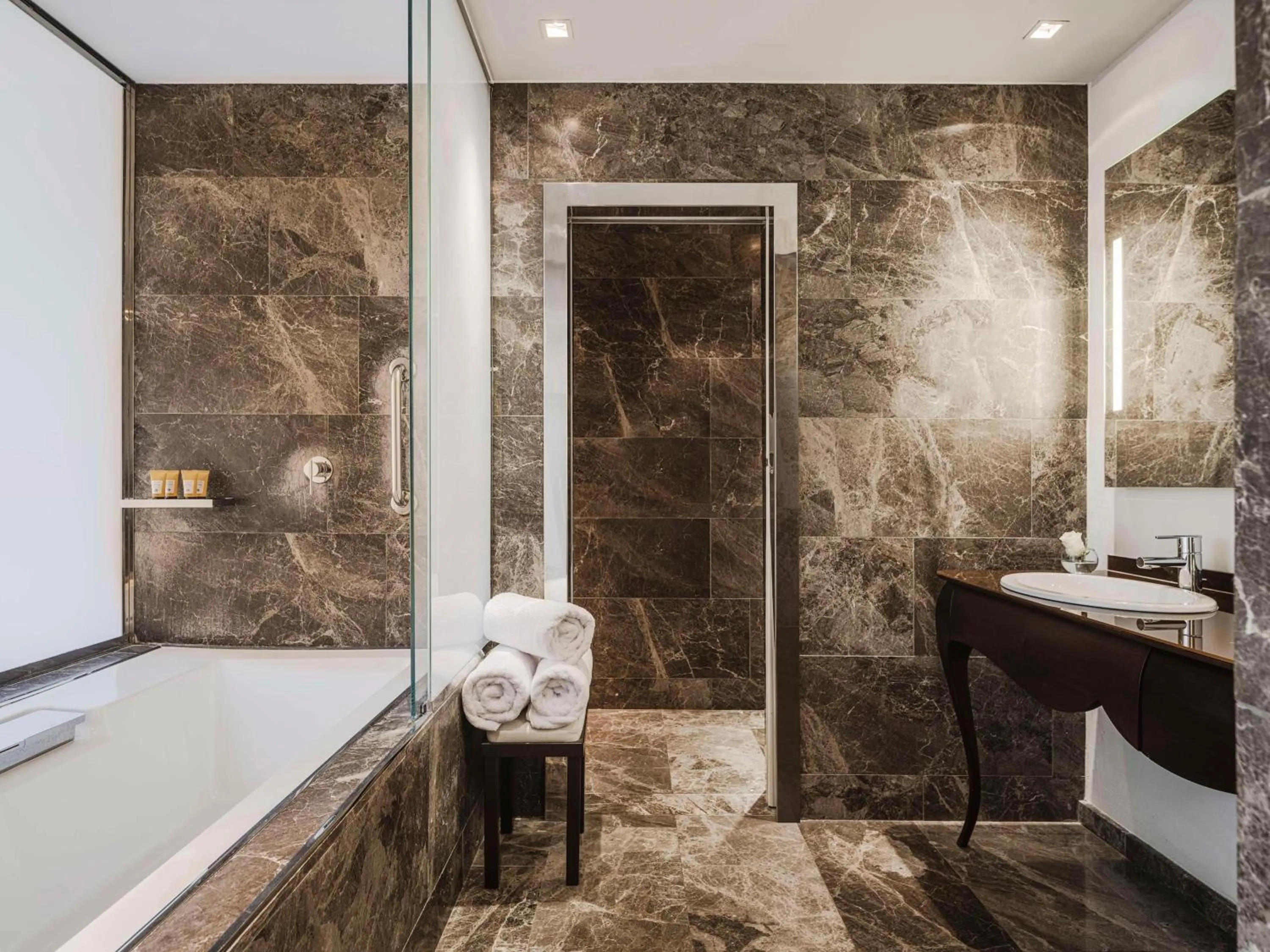 Bathroom in Anantara New York Palace Budapest - A Leading Hotel of the World