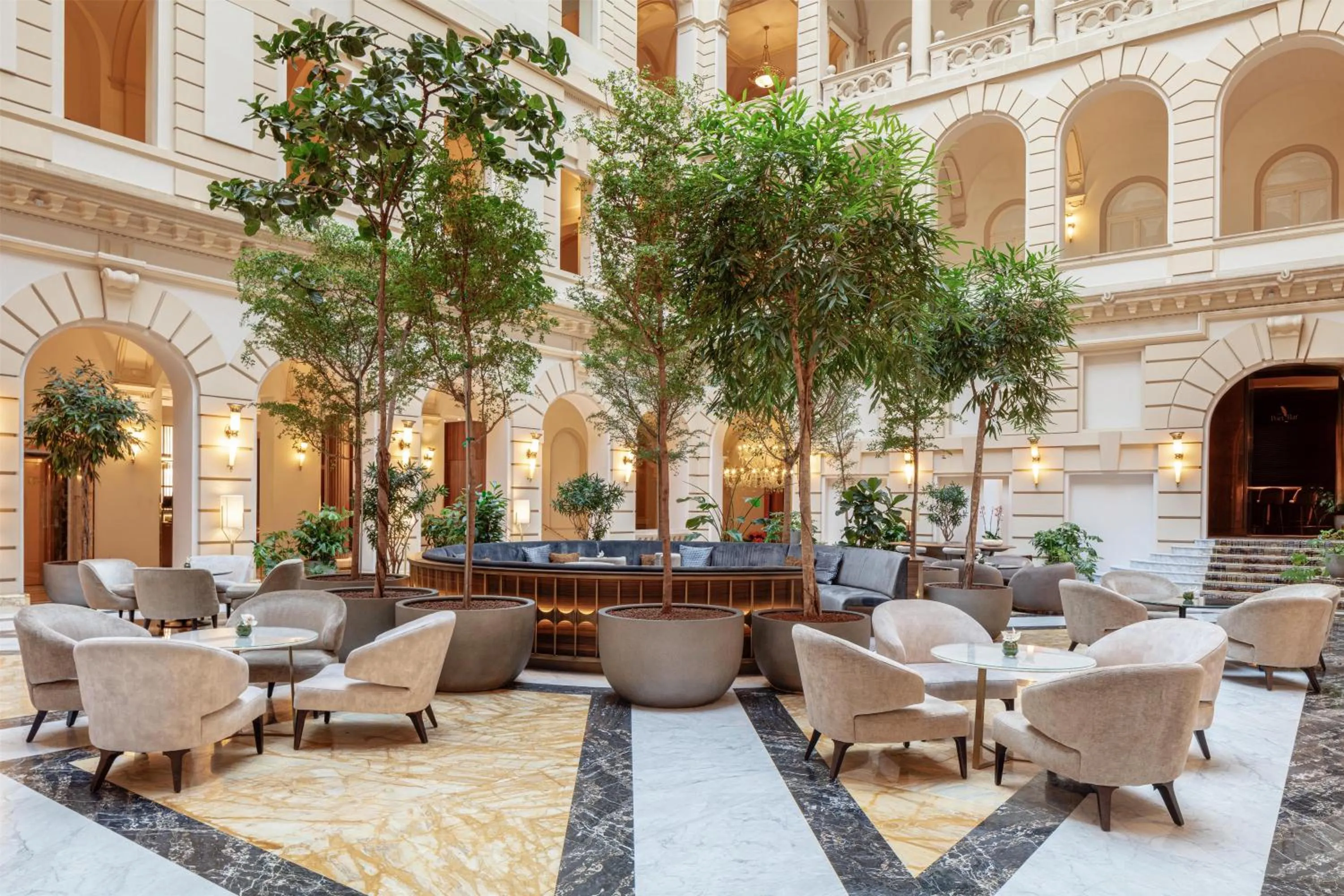 Lobby or reception in Anantara New York Palace Budapest - A Leading Hotel of the World