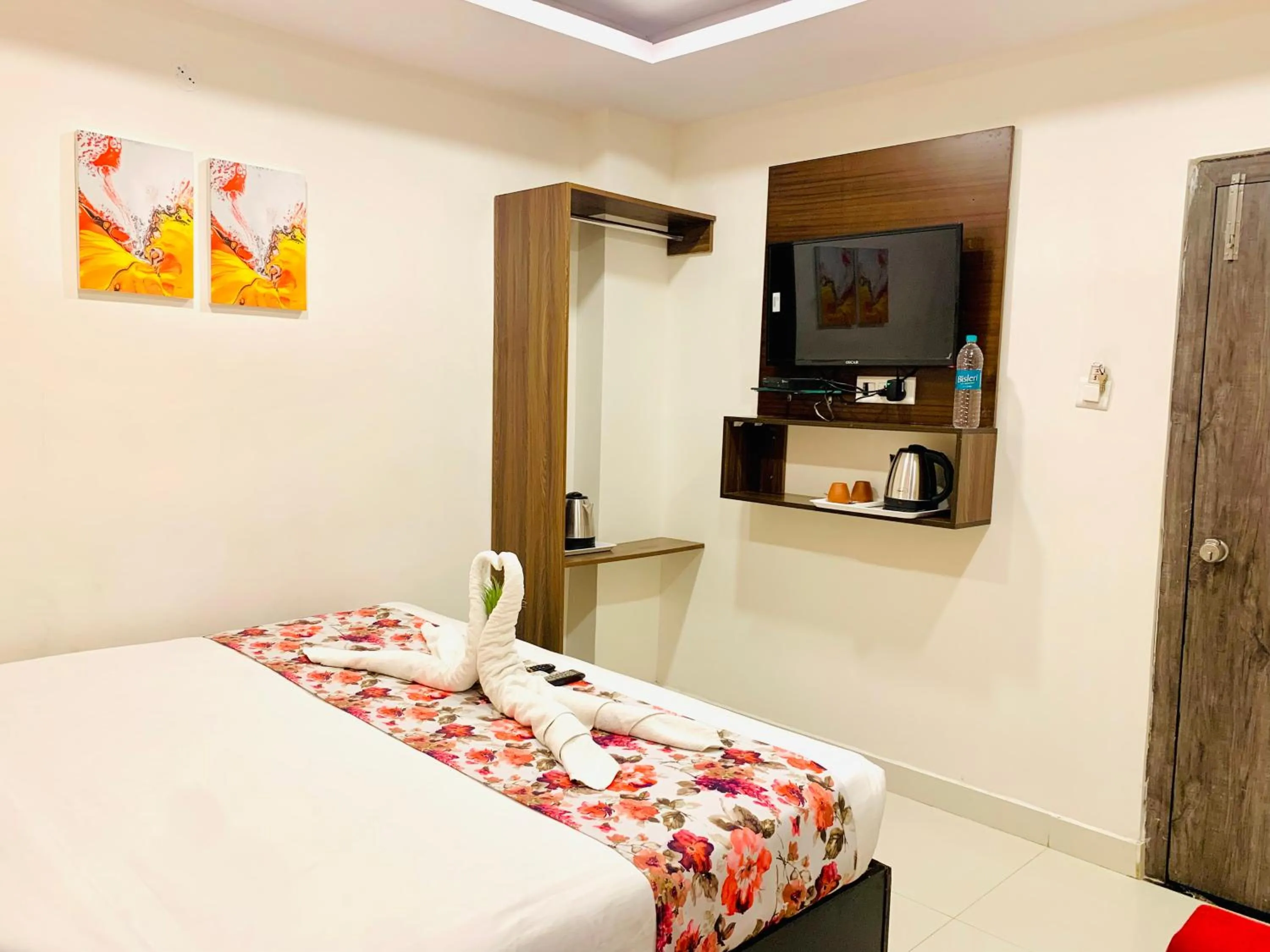 Bedroom, Bed in Hotel oak by signature airport zone hyderabad