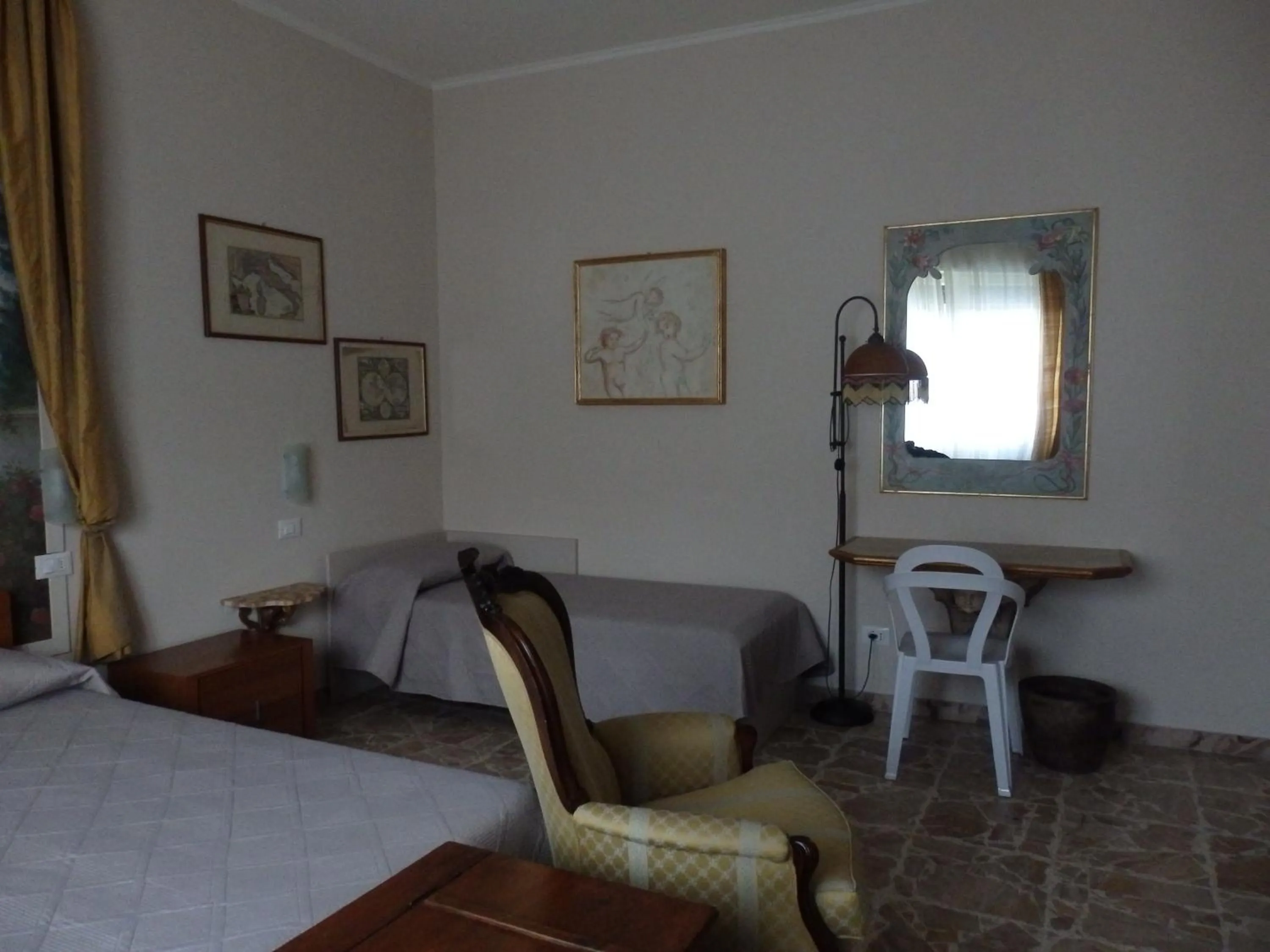 Photo of the whole room, Bed in Riflessi d'Arte