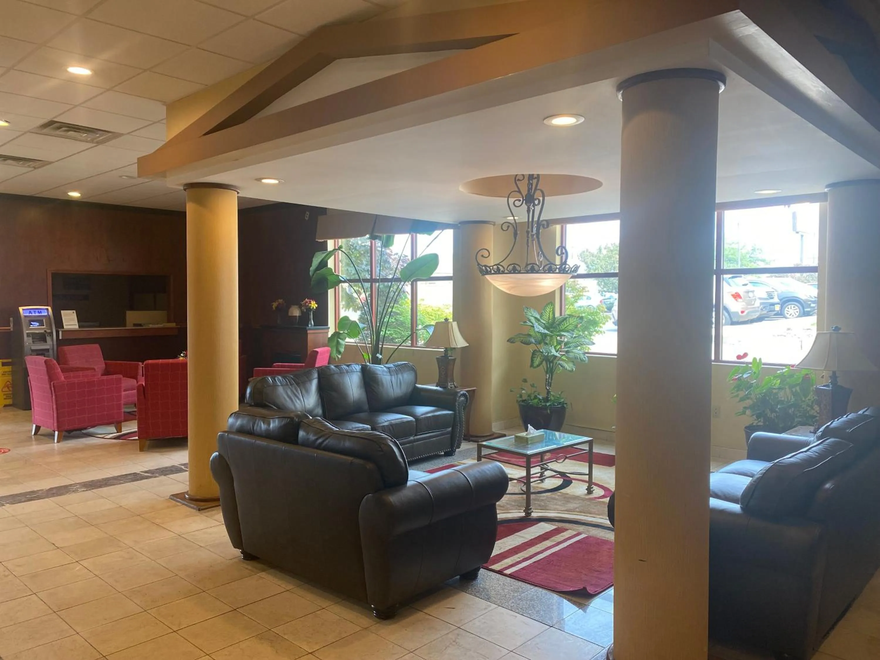 Lobby or reception in Suburban Studios Buffalo Airport