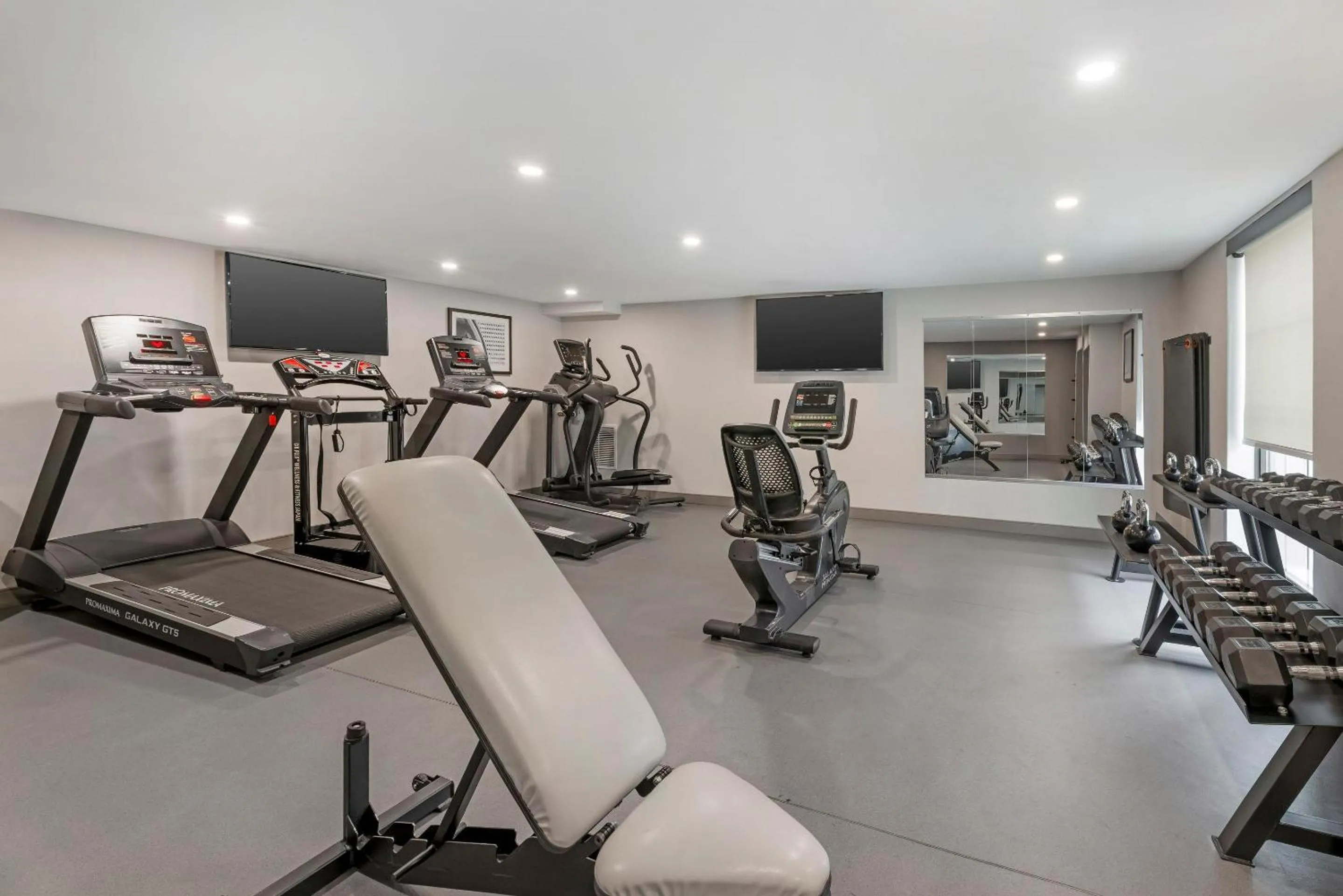 Fitness centre/facilities in MainStay Suites Oakbrook Terrace - Chicago