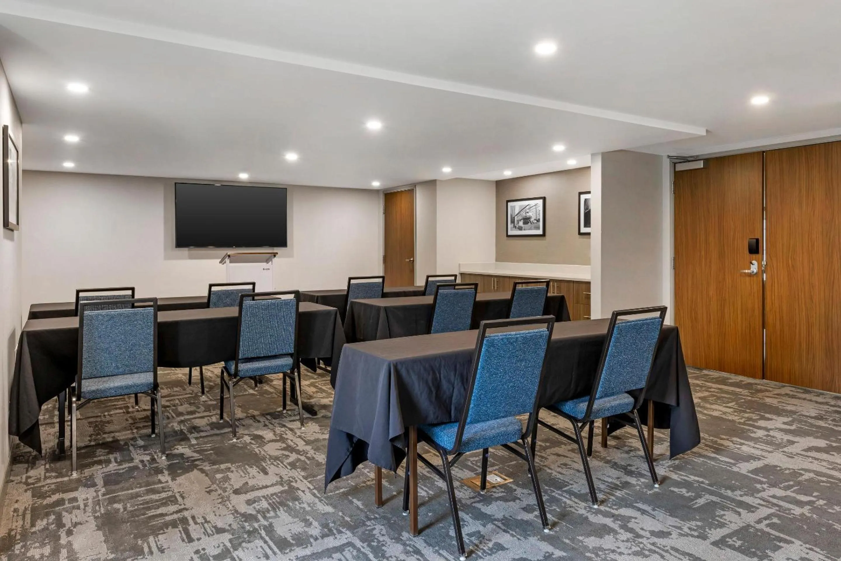 Meeting/conference room in MainStay Suites Oakbrook Terrace - Chicago