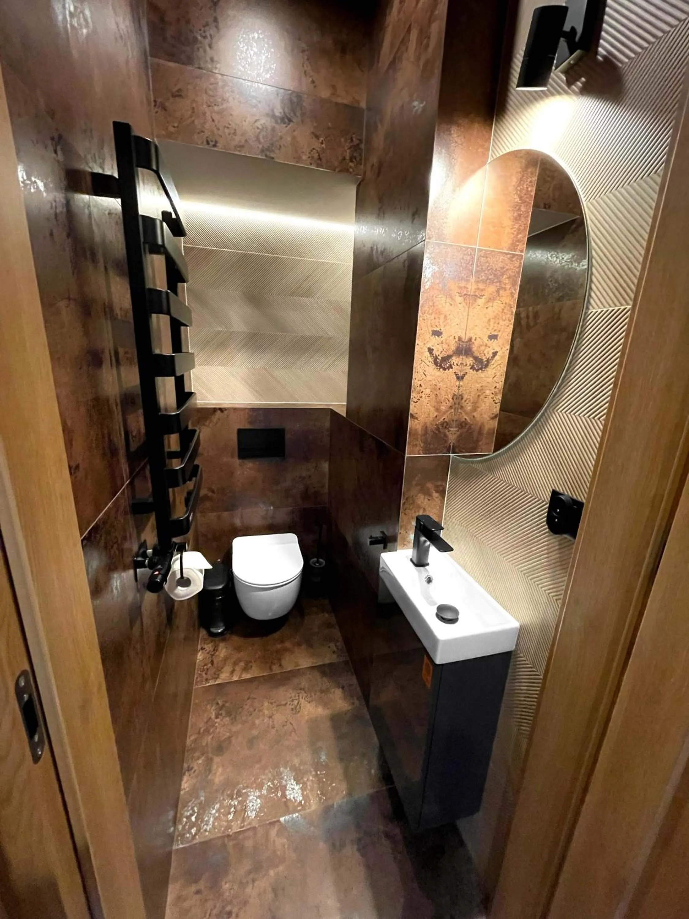 Bathroom in Starowiślna 41-43 by PI Apartments