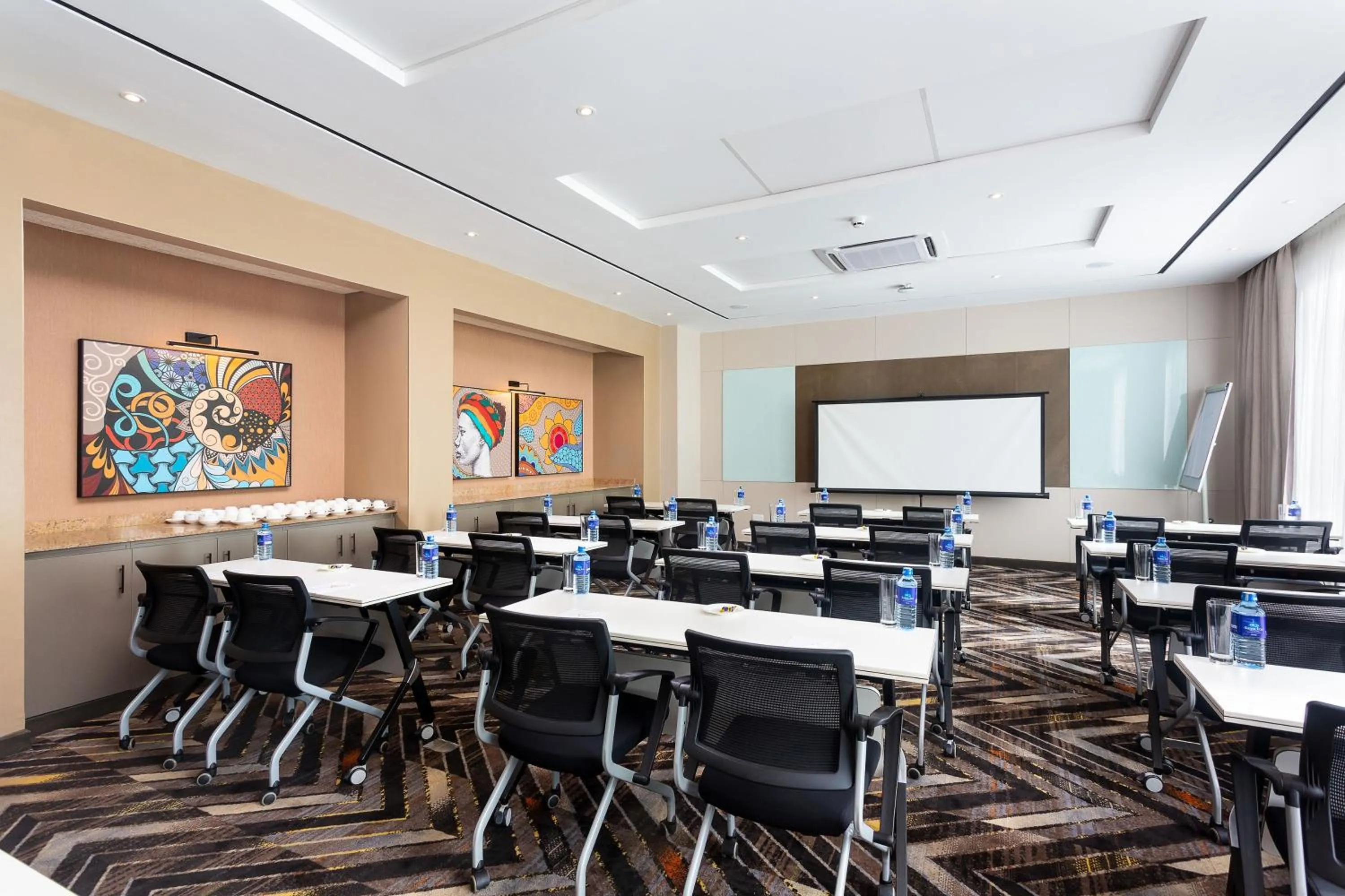 Business facilities in Ulwazi Place Hotel by Trianum