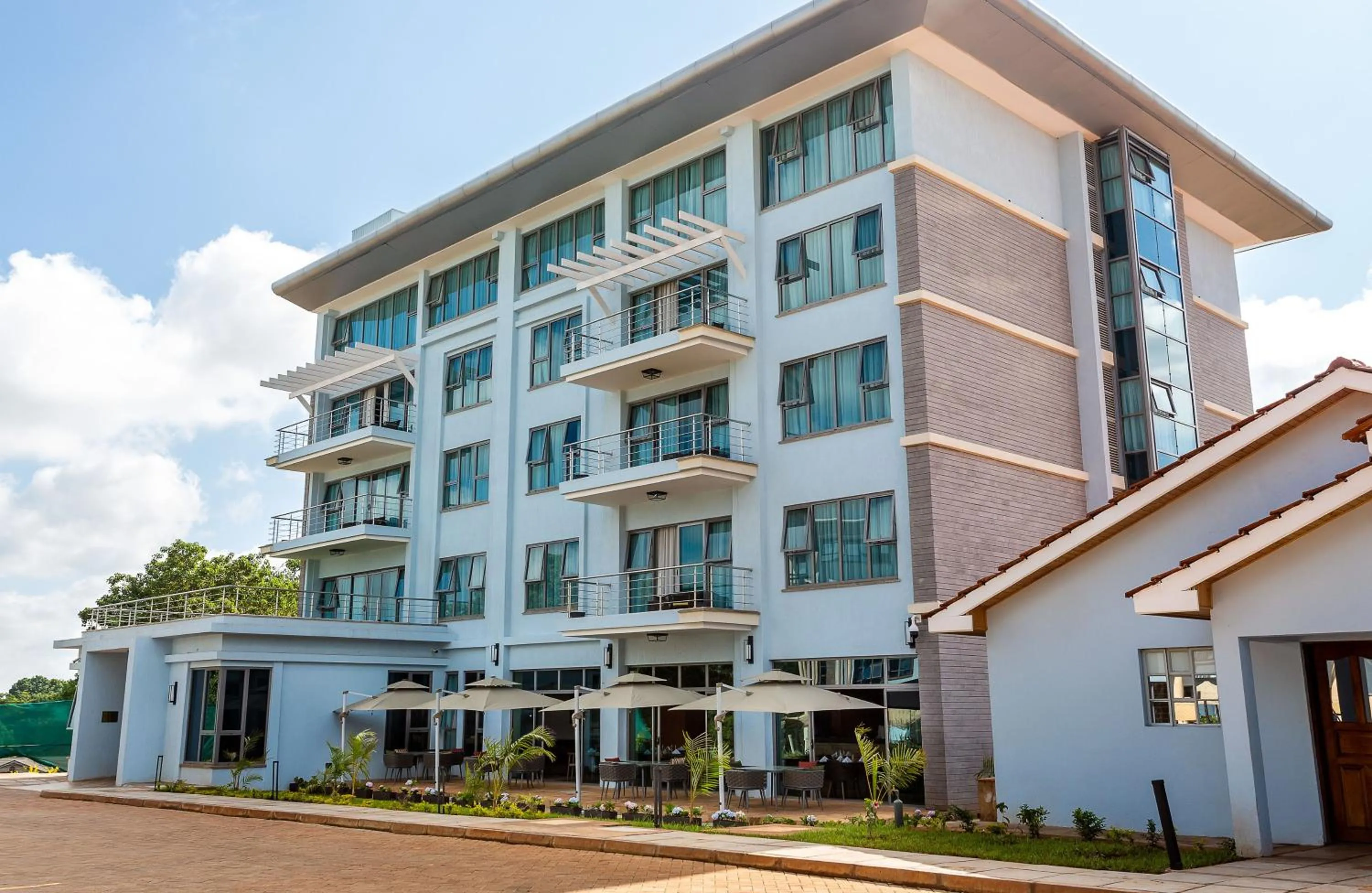 Property building in Ulwazi Place Hotel by Trianum