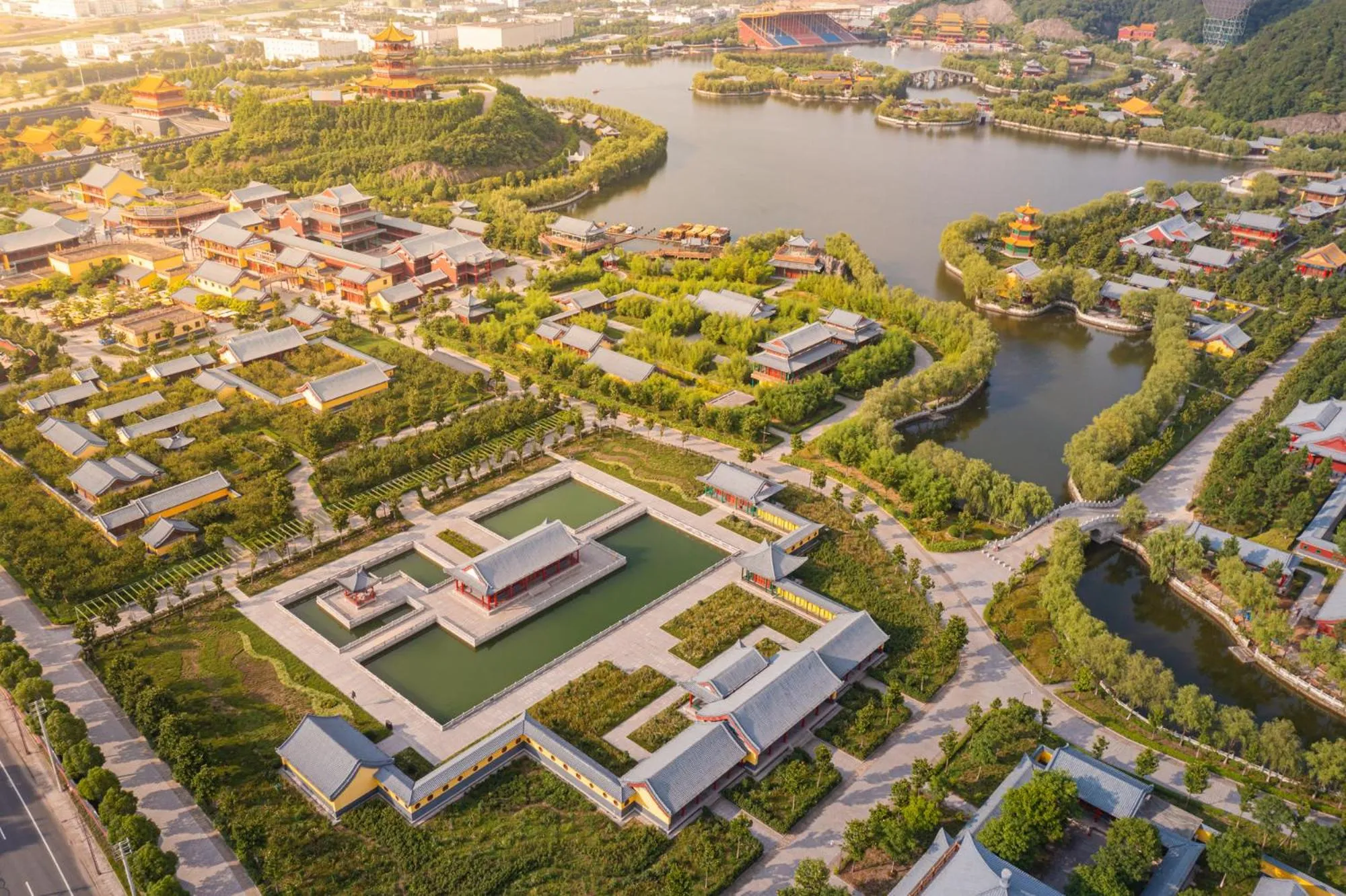 Holiday Inn Express Dongyang Hengdian, an IHG Hotel