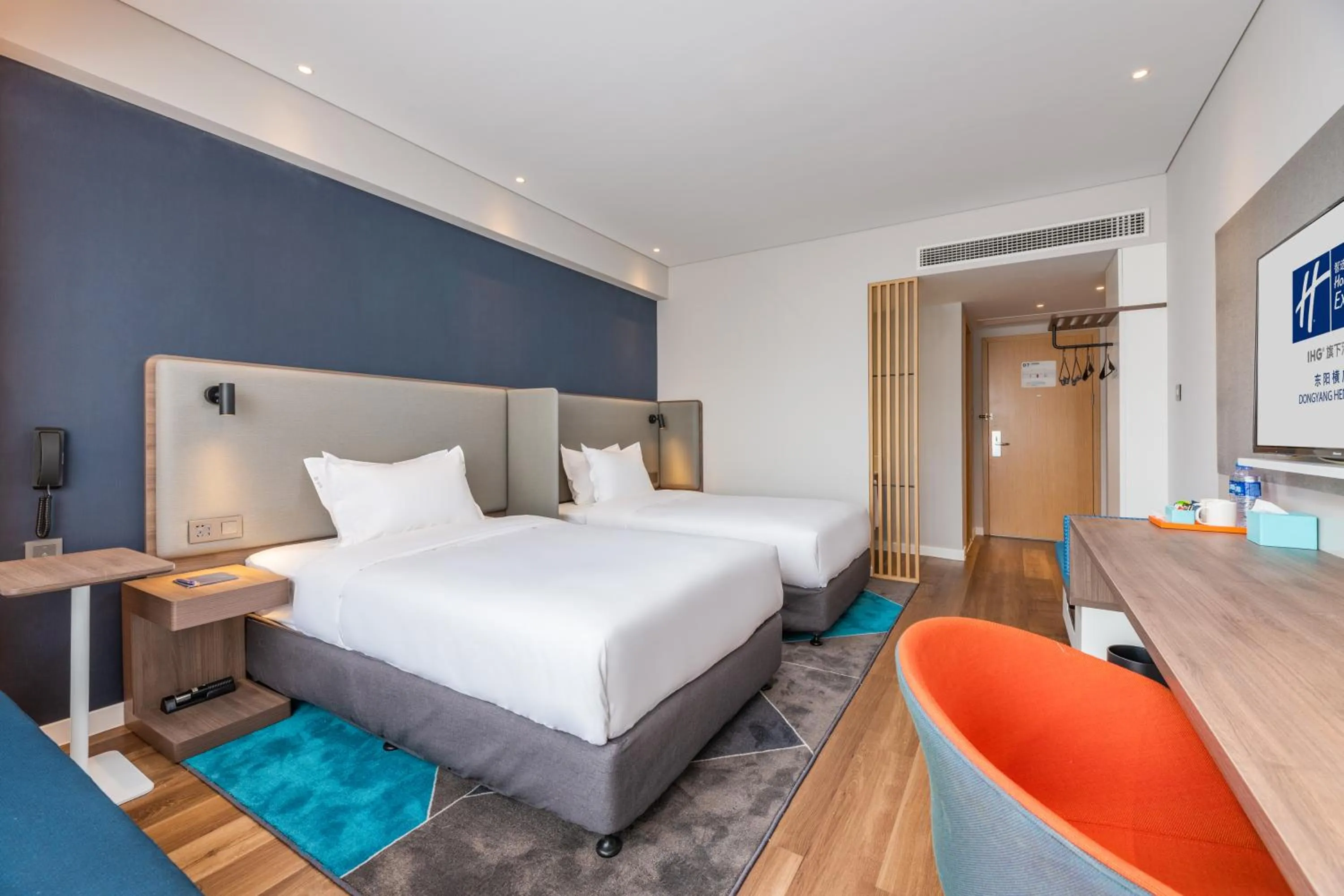 Bed in Holiday Inn Express Dongyang Hengdian, an IHG Hotel