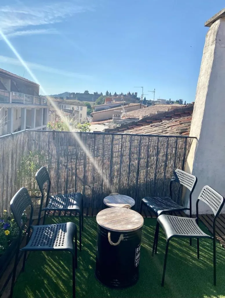 Property building in Rooftop Face à la Cité 'RFC'