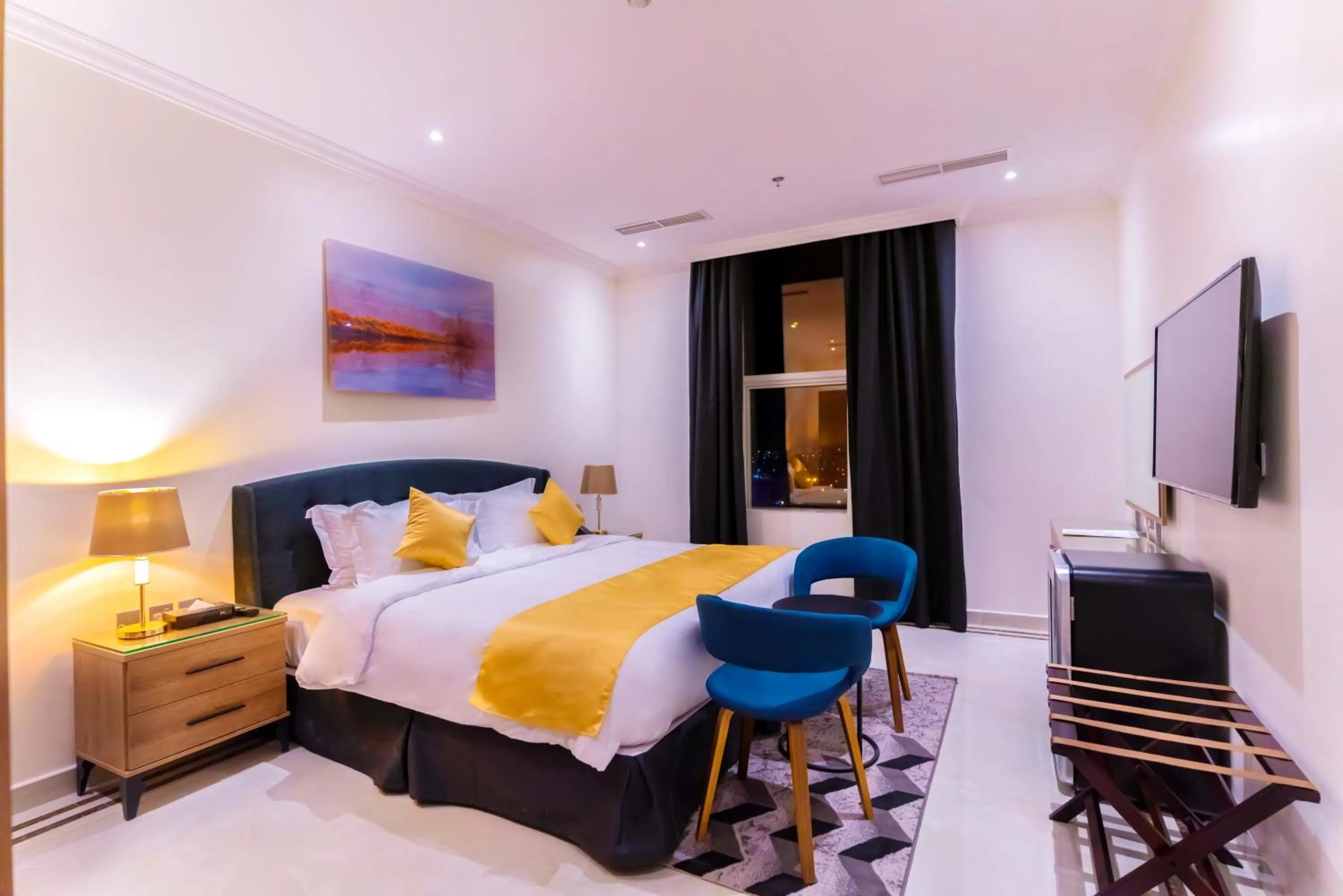 Bedroom, Bed in The Gate Hotel and Apartments