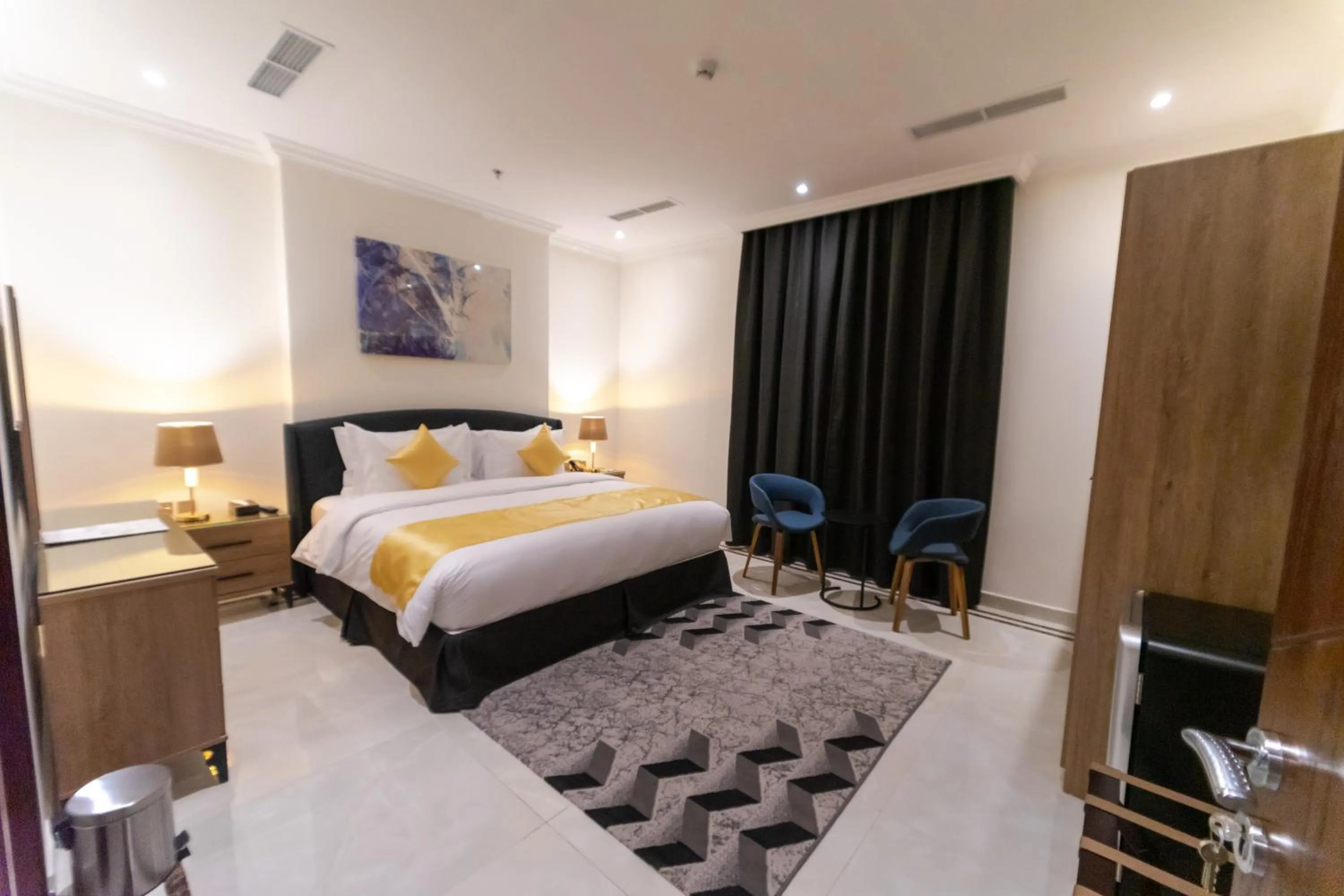 Photo of the whole room, Bed in The Gate Hotel and Apartments