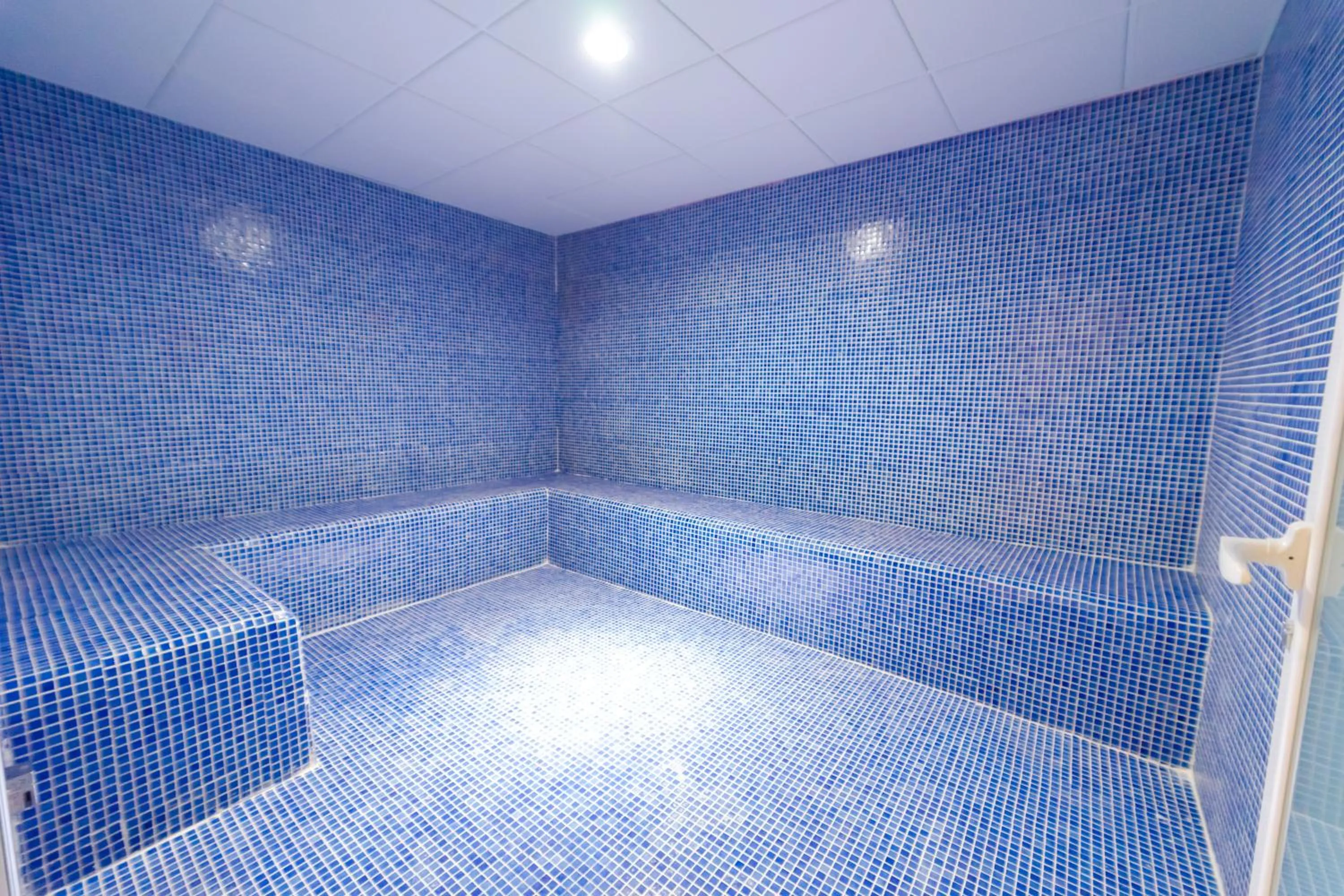 Steam room in The Gate Hotel and Apartments