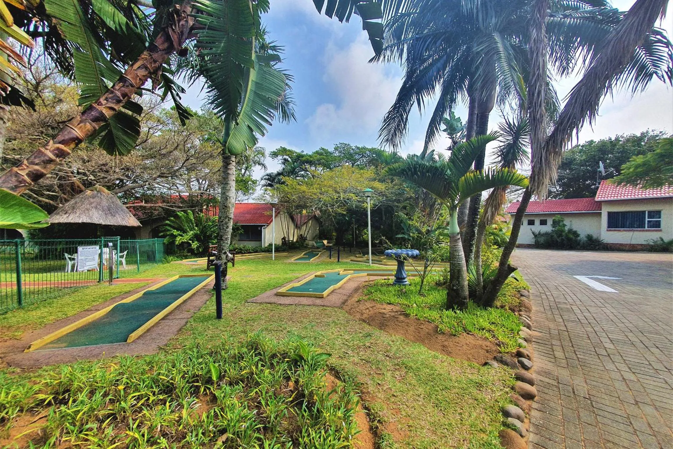 Minigolf in First Group La Rochelle