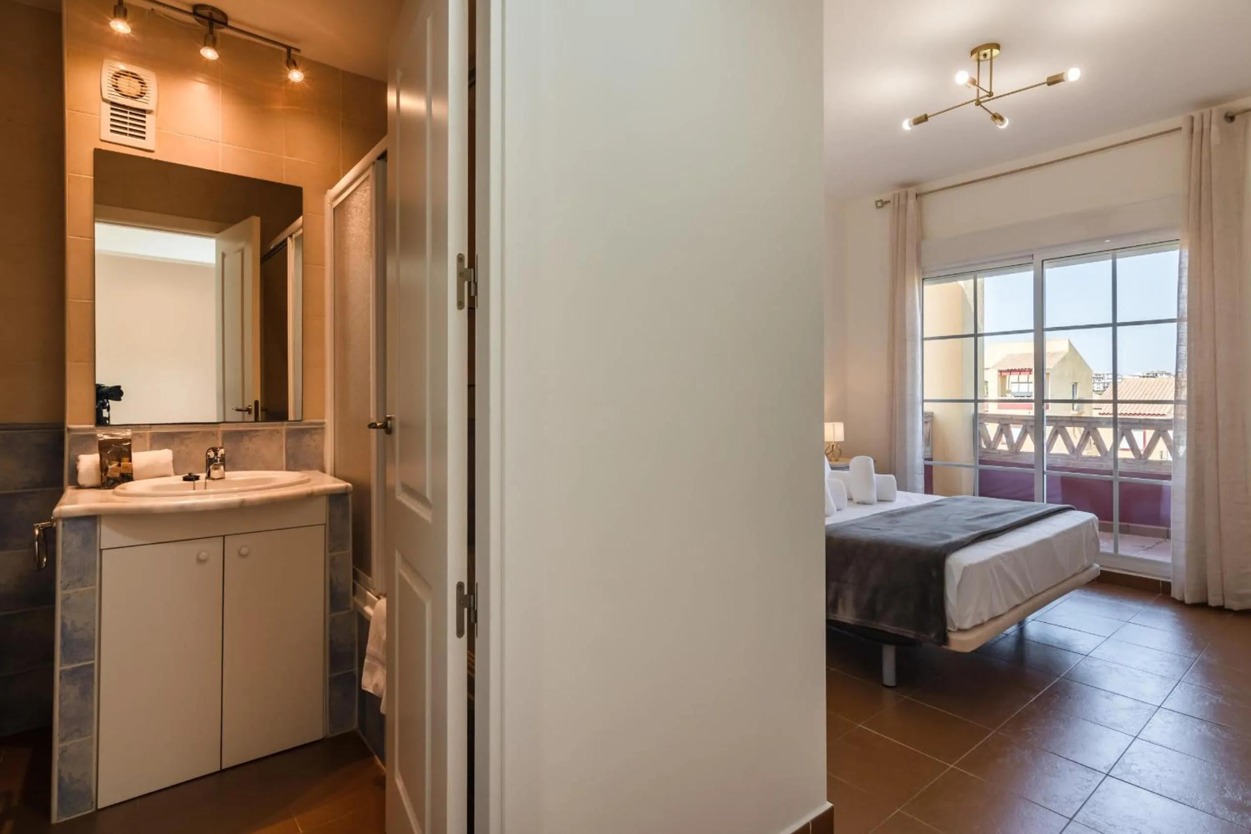 Bathroom, Bed in Albatros Golf I by Ĥ