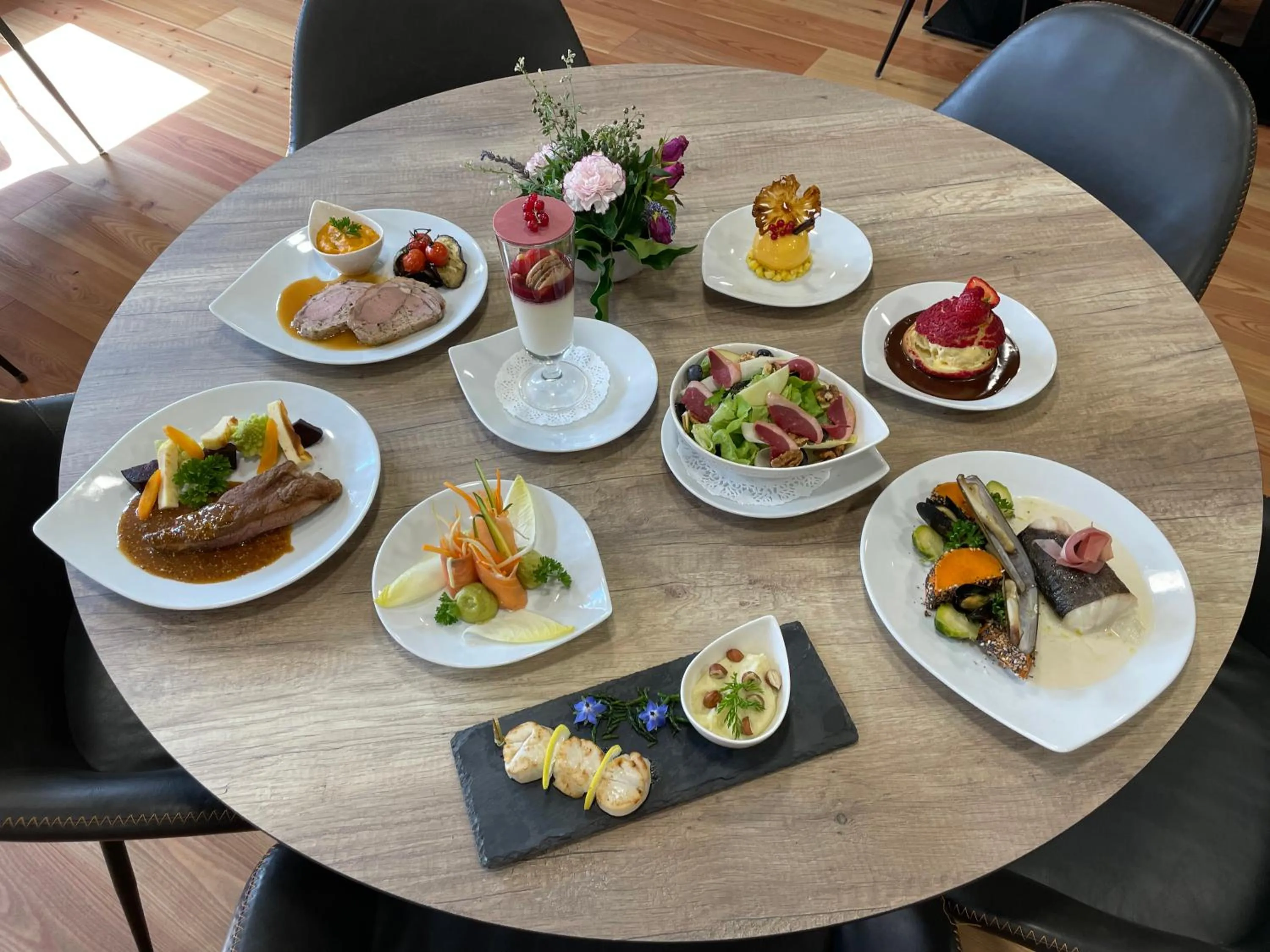 Restaurant/places to eat, Lunch and Dinner in Hôtel & Spa du Tremplin