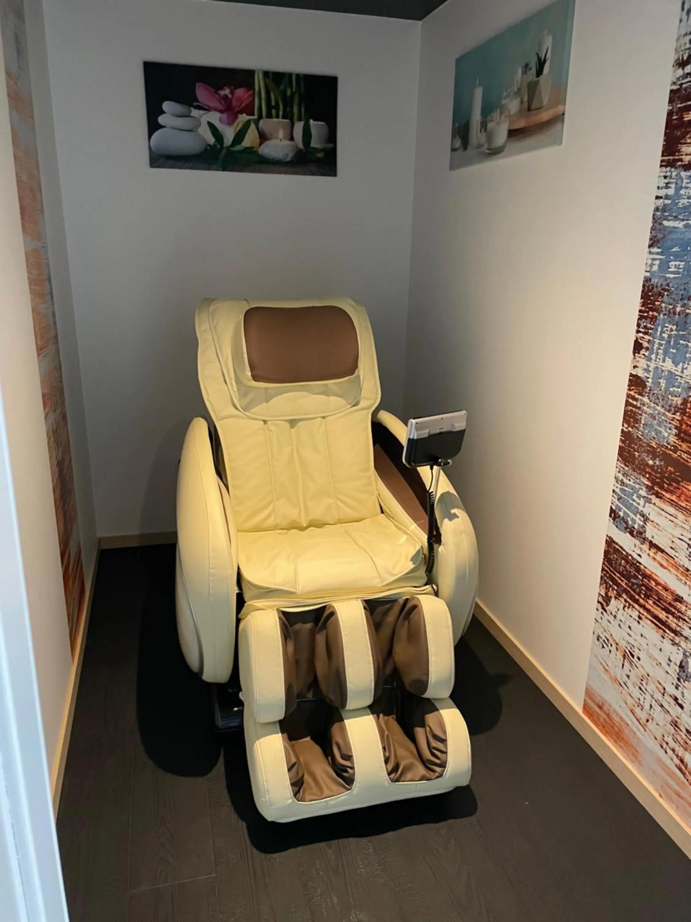 Hot Tub in Hôtel & Spa du Tremplin