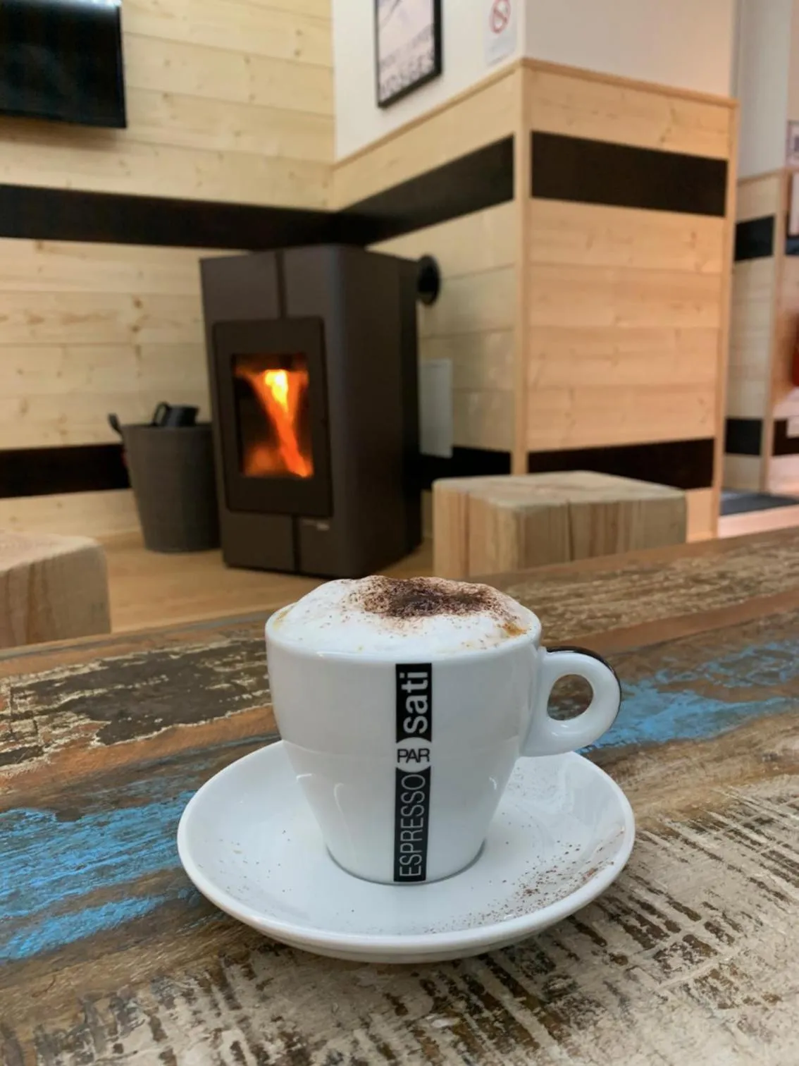 Lounge or bar in Hôtel & Spa du Tremplin