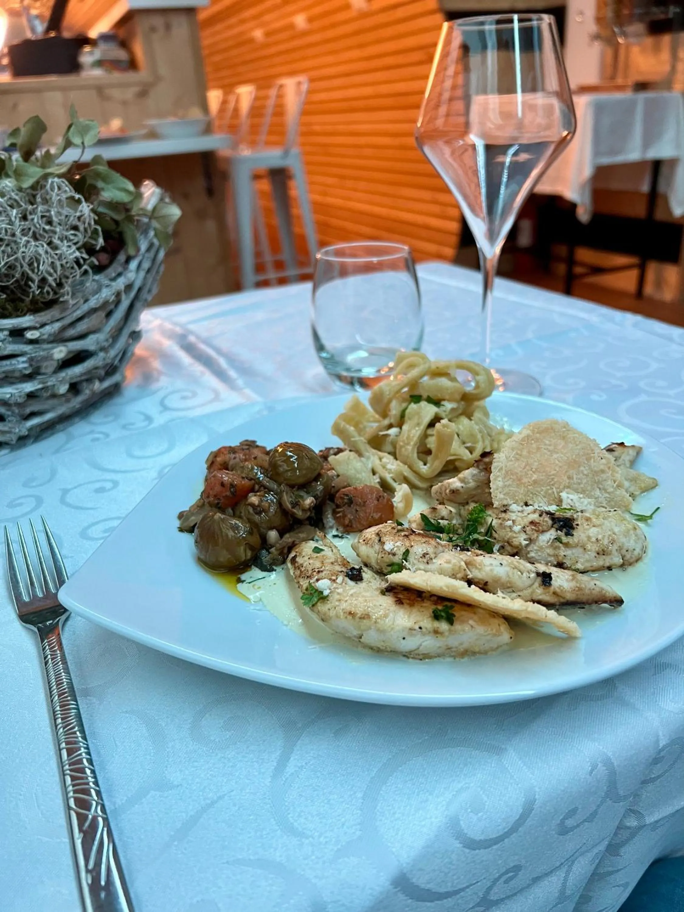 Food and drinks in Hôtel & Spa du Tremplin