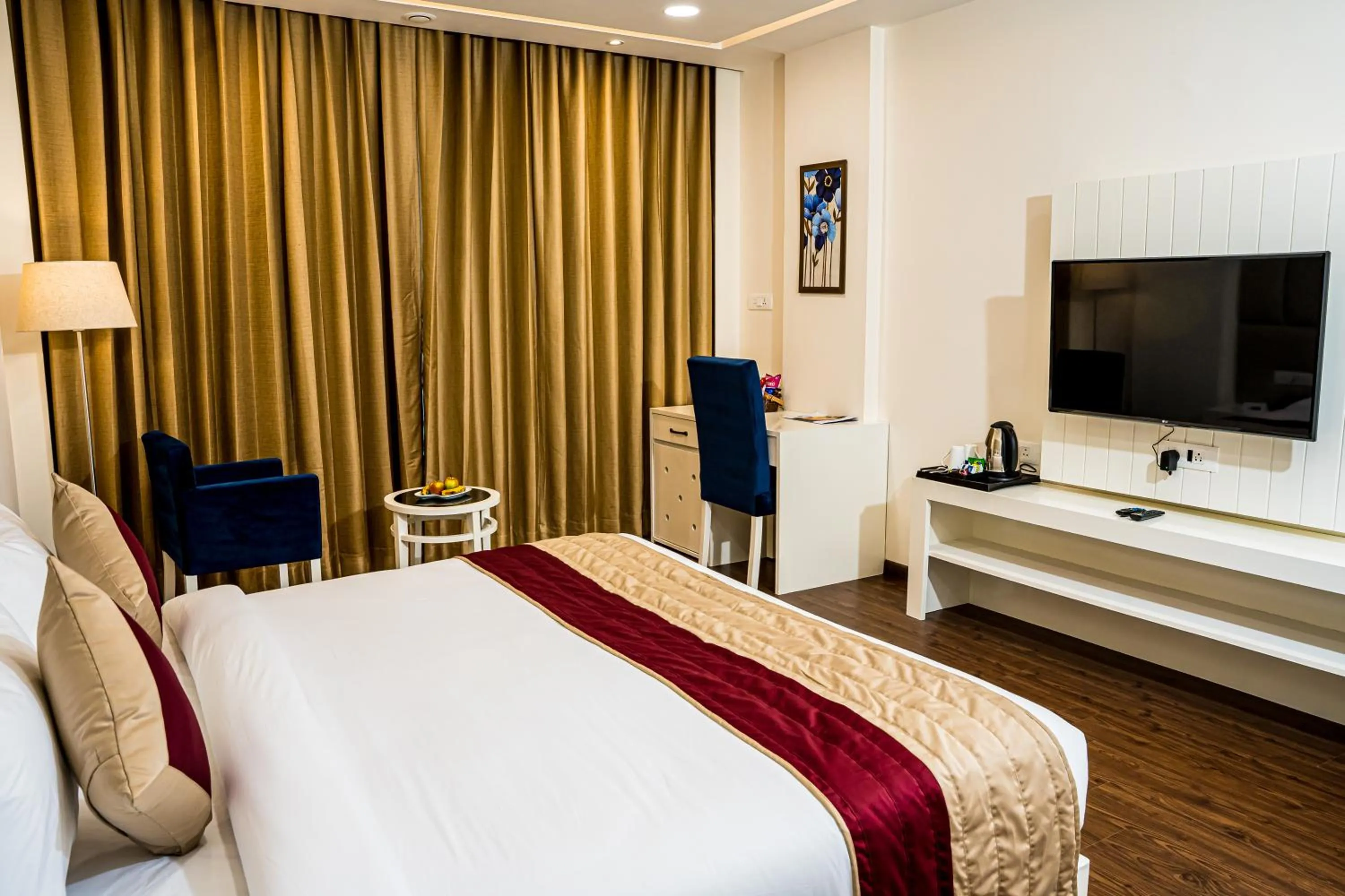 Photo of the whole room, Bed in Best Western Dalhousie